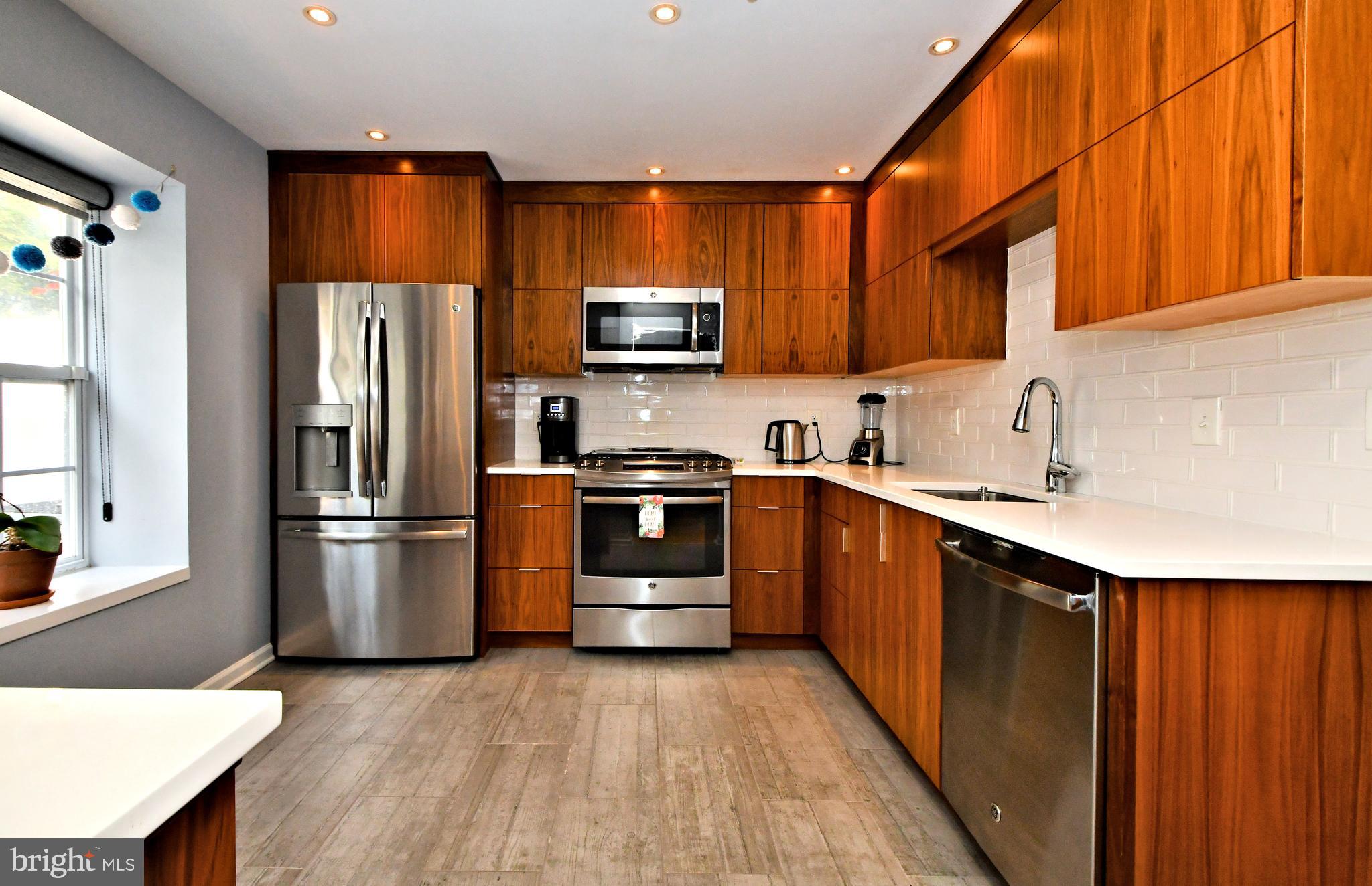 WILSHIRE HUNT - Residential