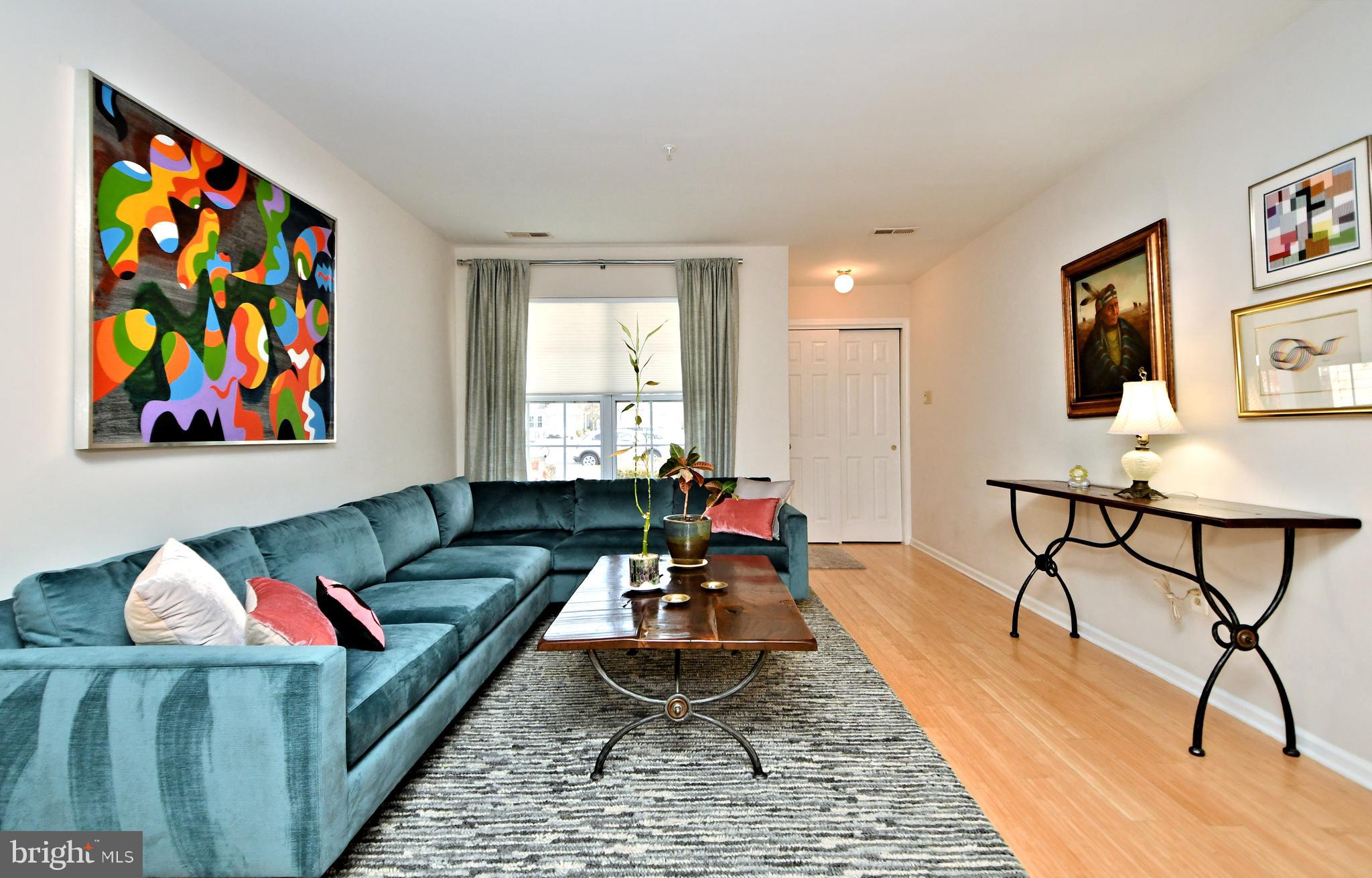 WILSHIRE HUNT - Residential
