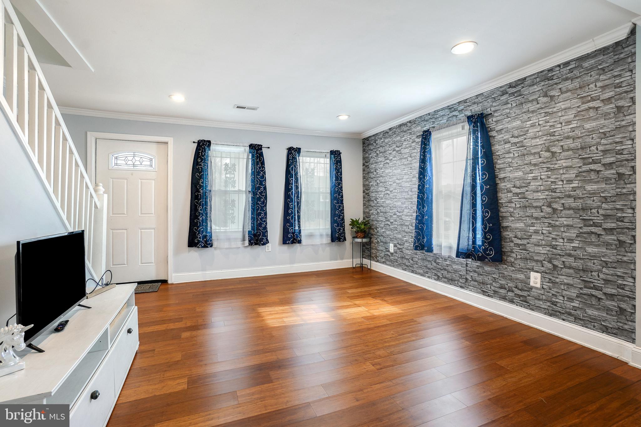 COLUMBIA PARK - Residential