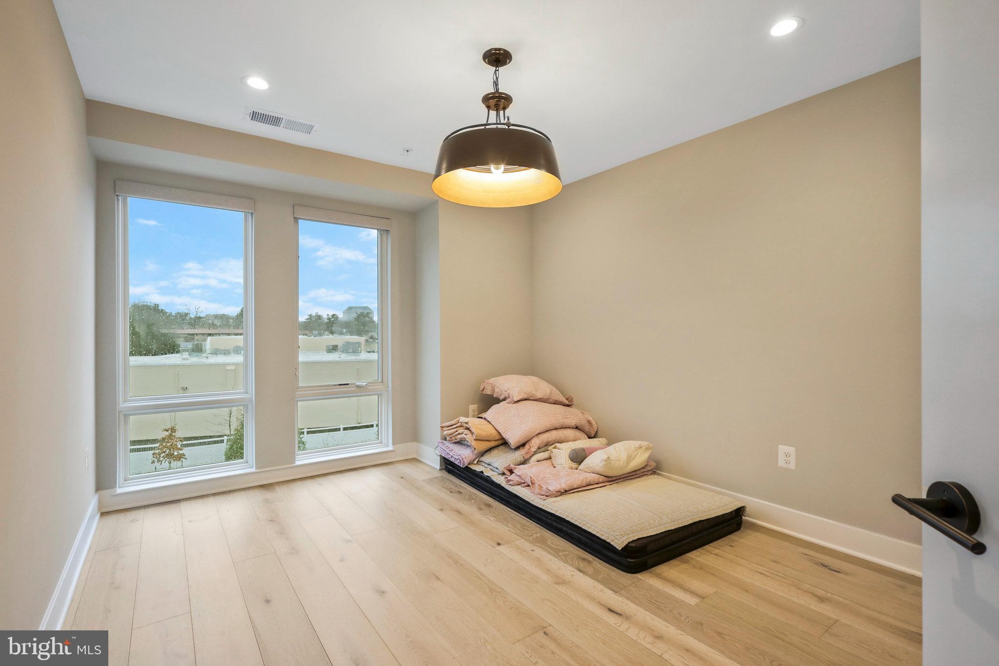 LEE LANDING PARK - Residential