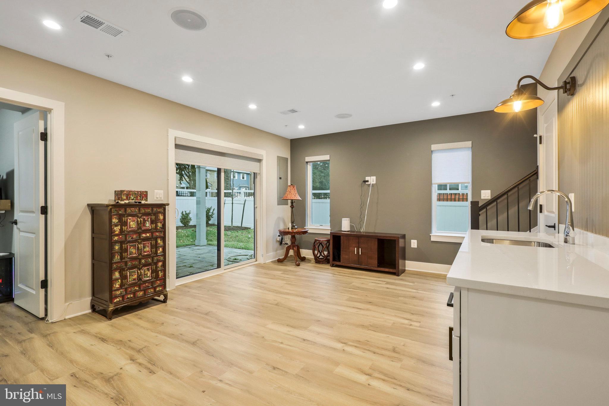 LEE LANDING PARK - Residential