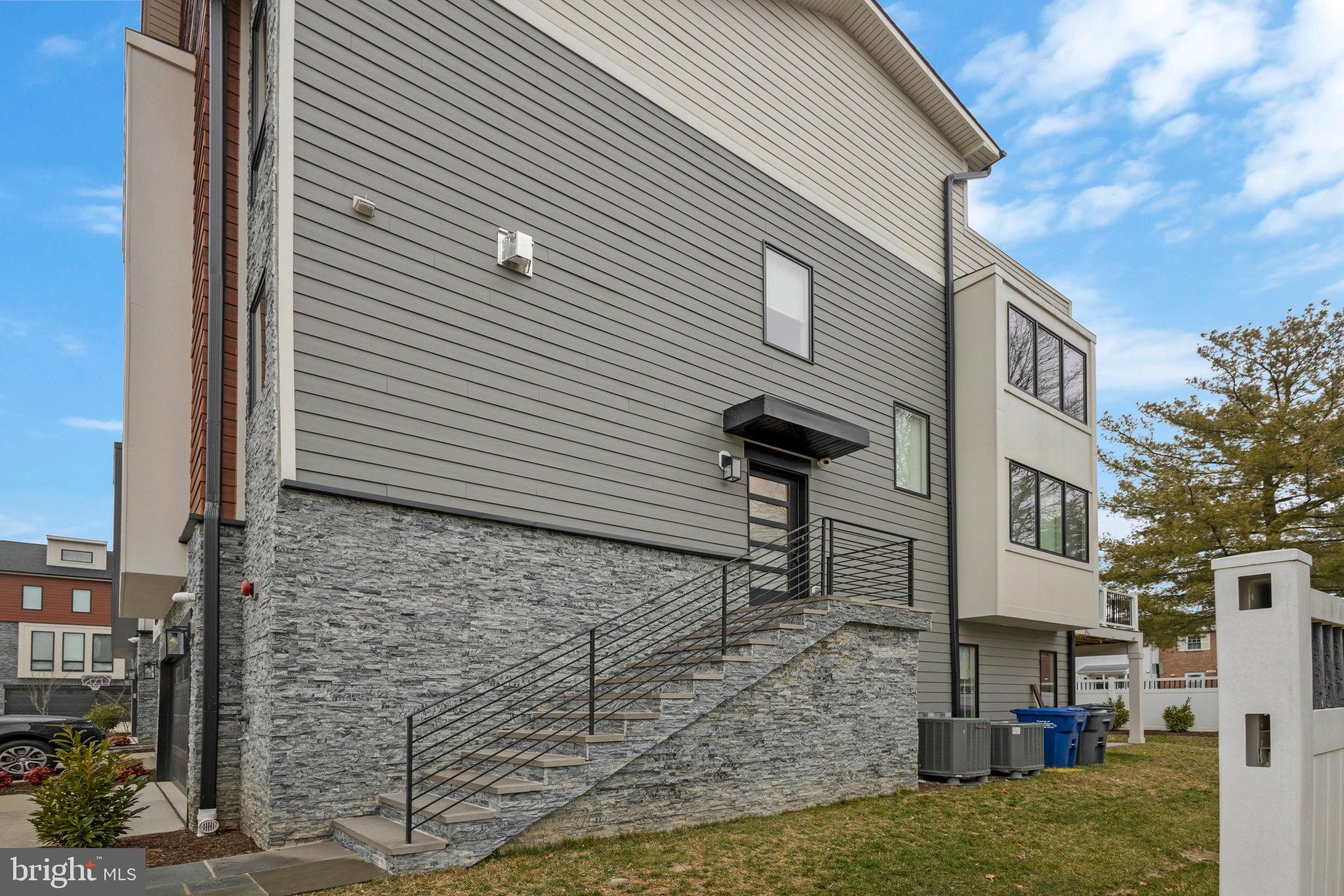 LEE LANDING PARK - Residential