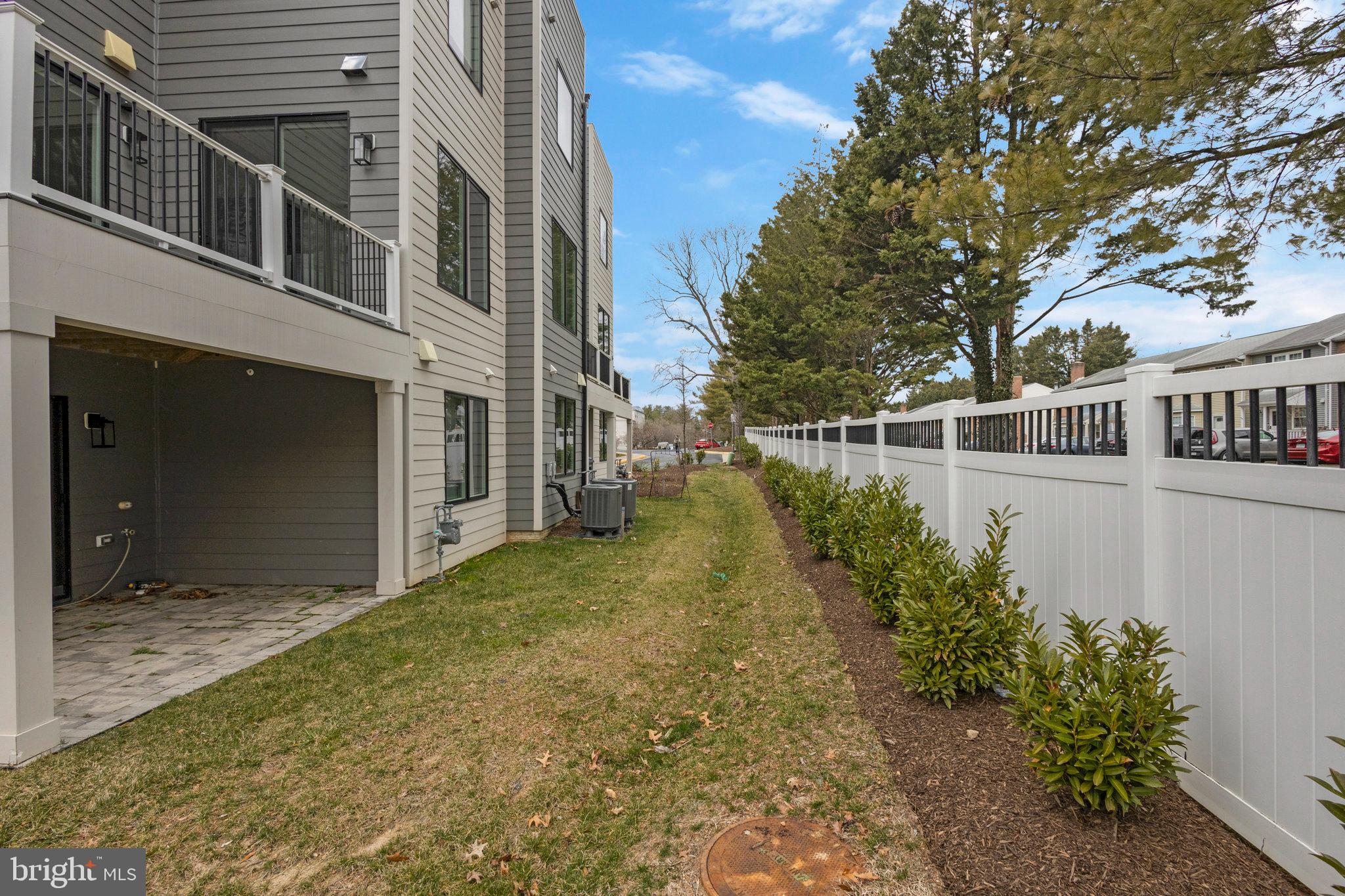 LEE LANDING PARK - Residential