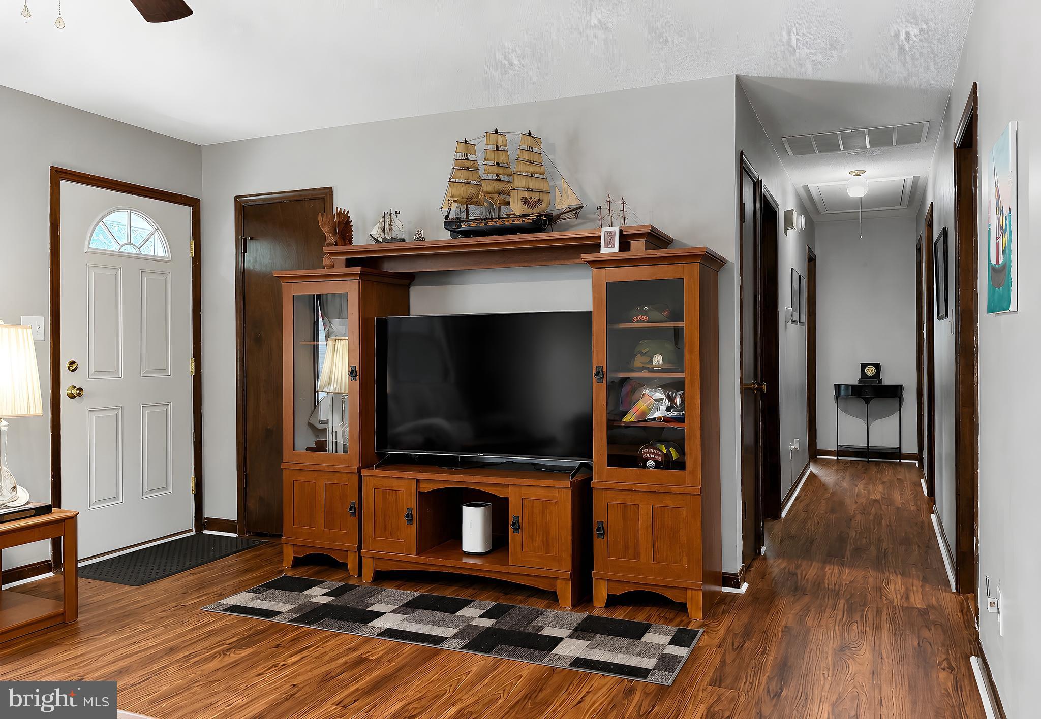 CEDAR COVE - Residential