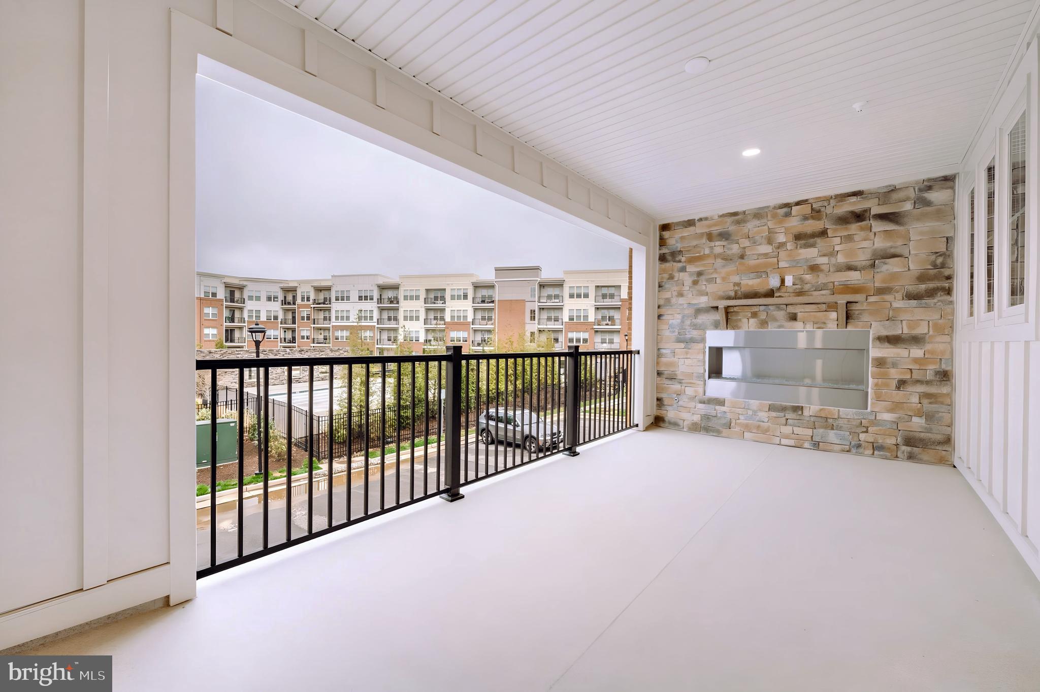 BOULEVARD VI TOWNS - Residential