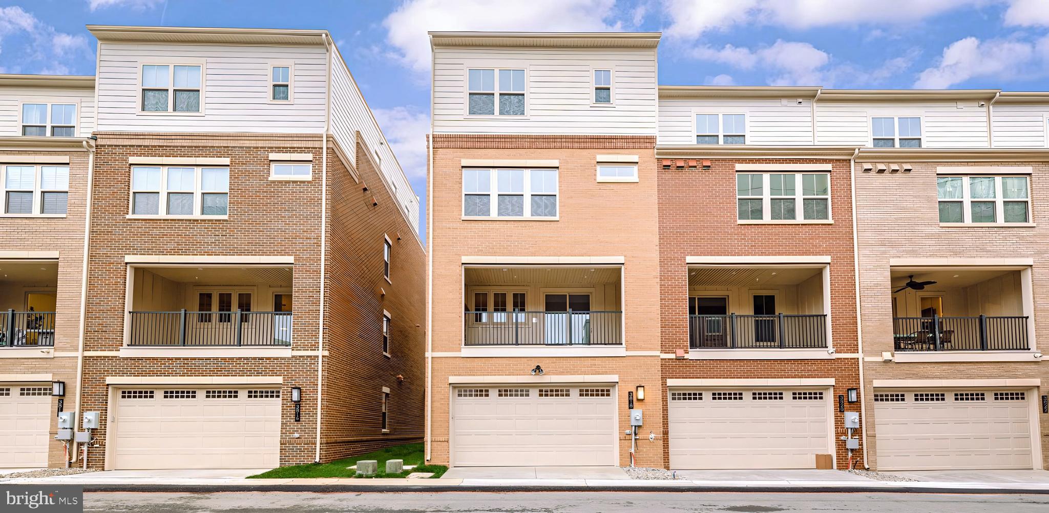 BOULEVARD VI TOWNS - Residential