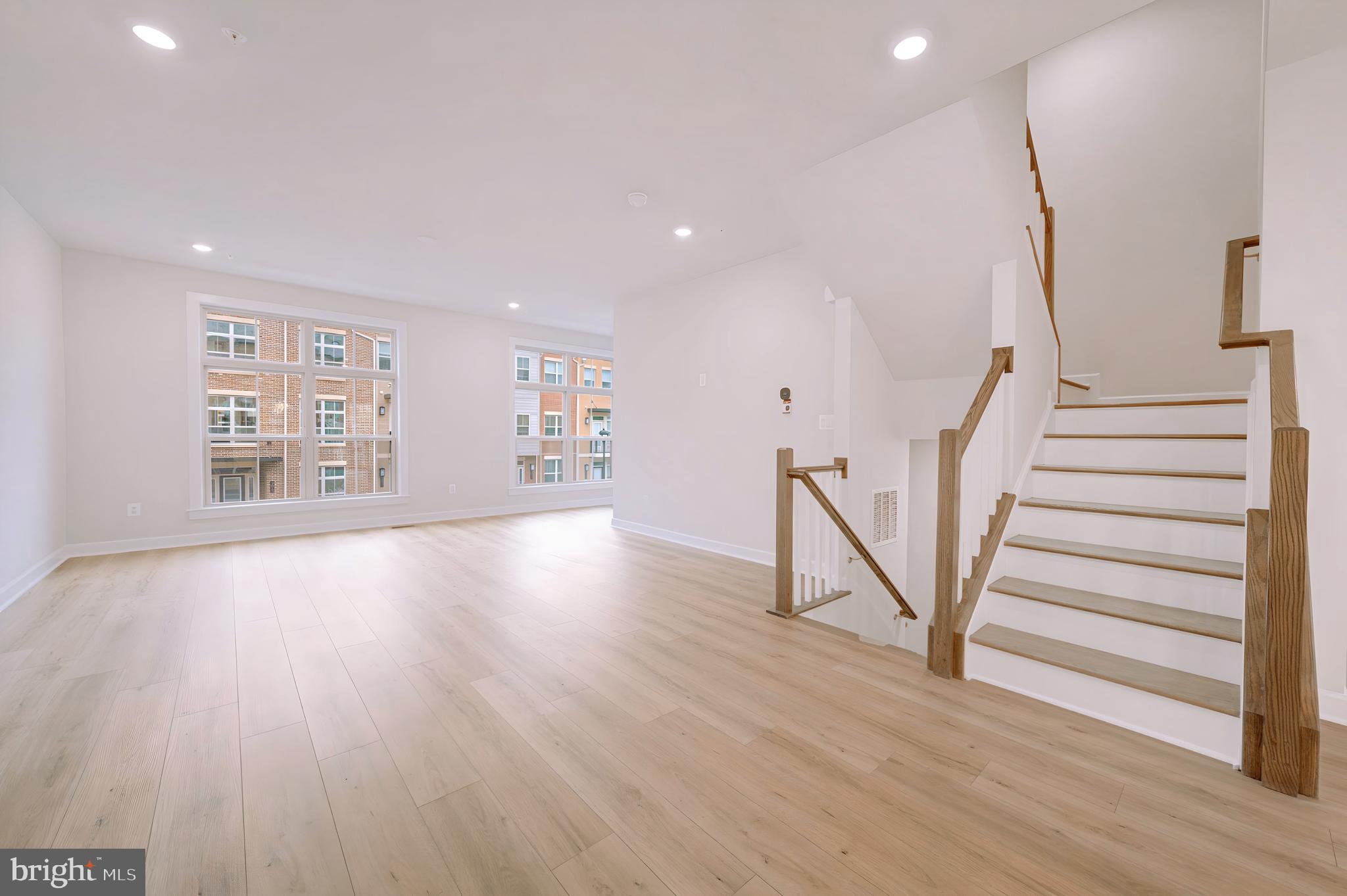 BOULEVARD VI TOWNS - Residential