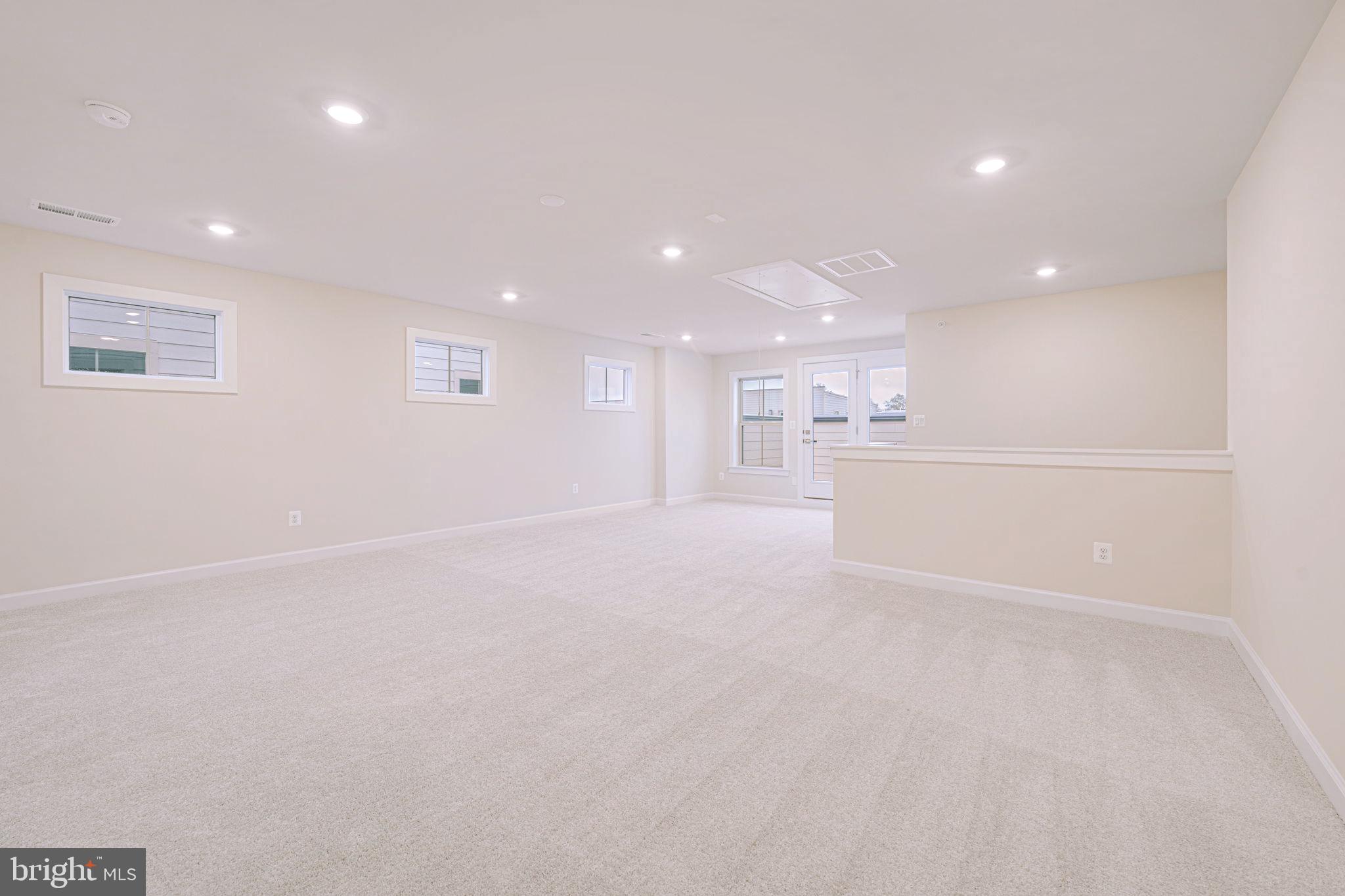 BOULEVARD VI TOWNS - Residential