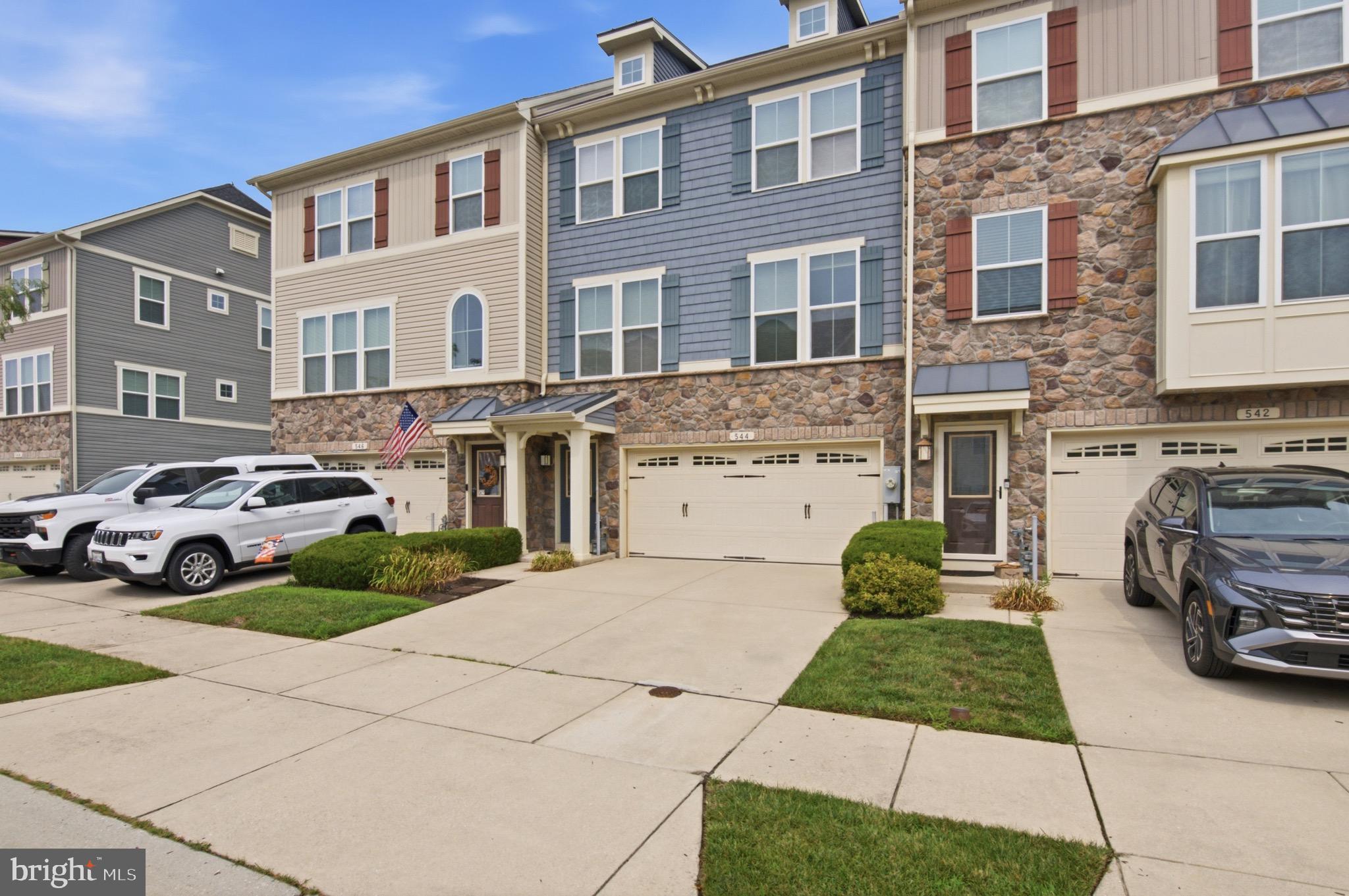 CREEKSIDE VILLAGE AT TANYARD SPRINGS - Residential