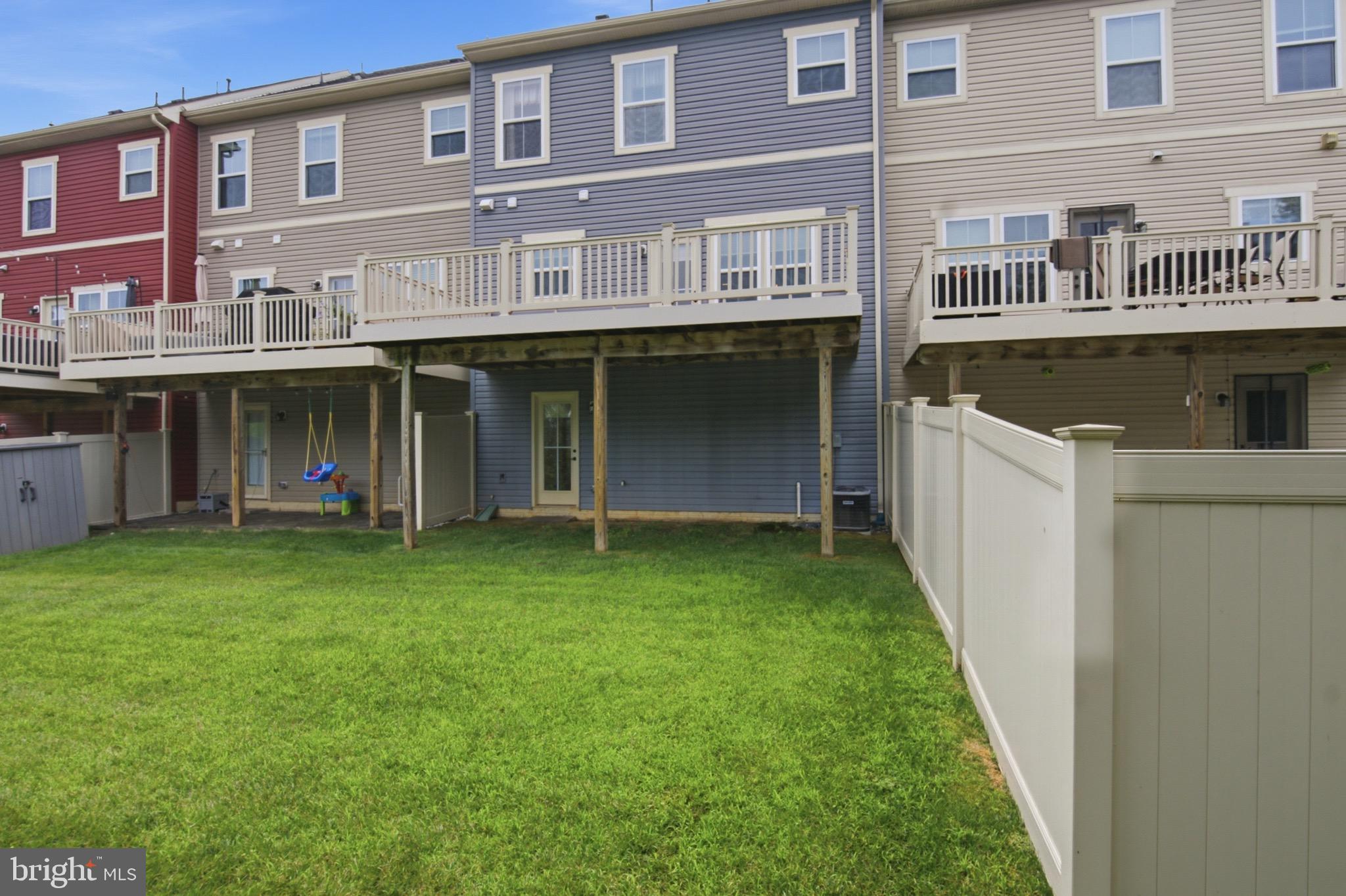 CREEKSIDE VILLAGE AT TANYARD SPRINGS - Residential