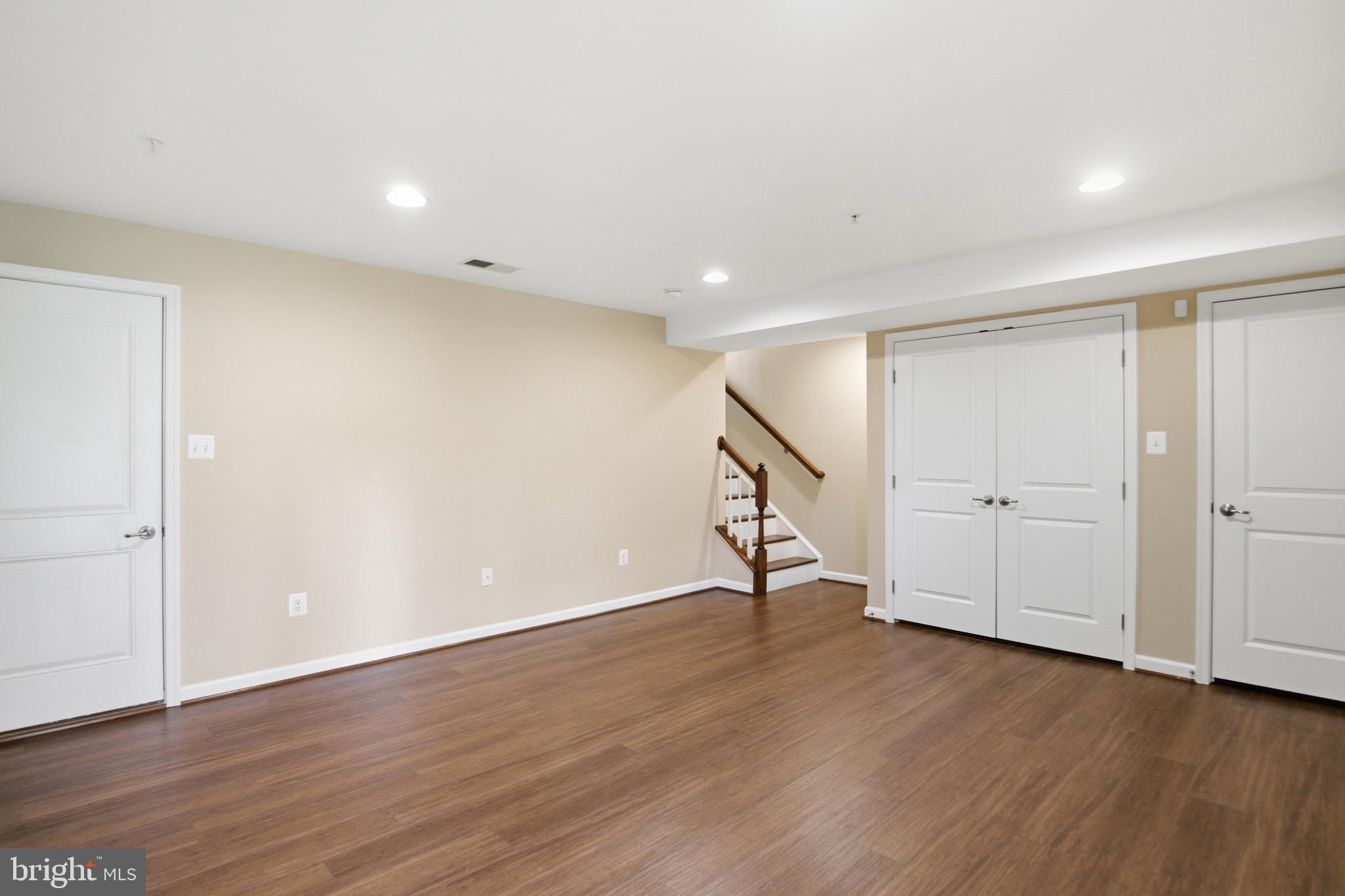 CREEKSIDE VILLAGE AT TANYARD SPRINGS - Residential