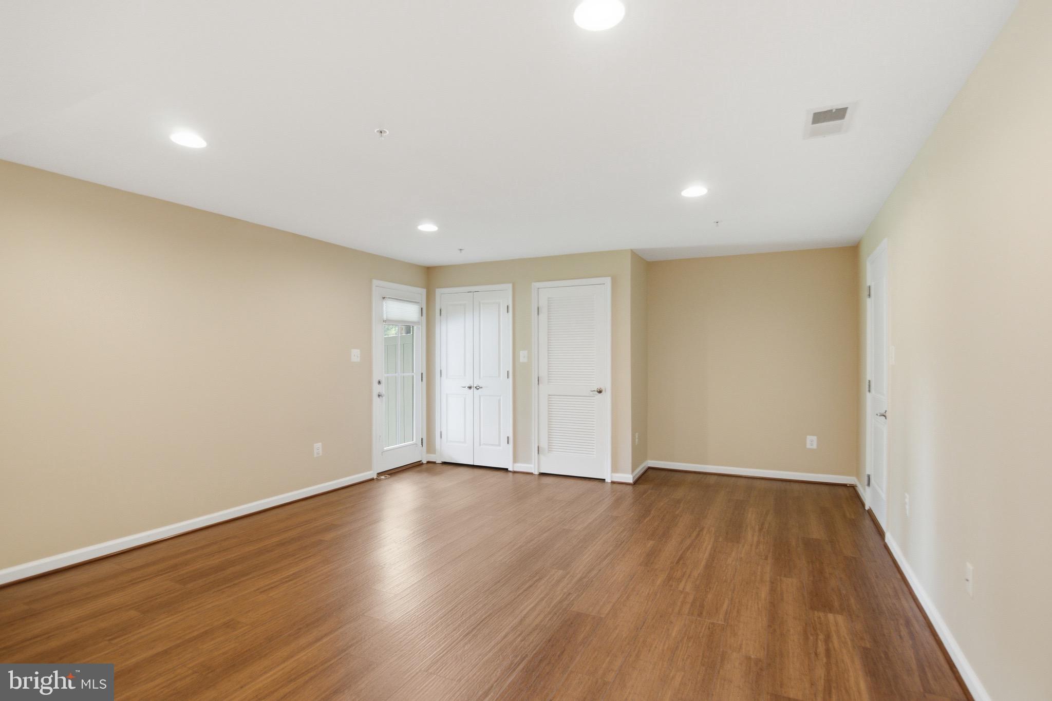 CREEKSIDE VILLAGE AT TANYARD SPRINGS - Residential