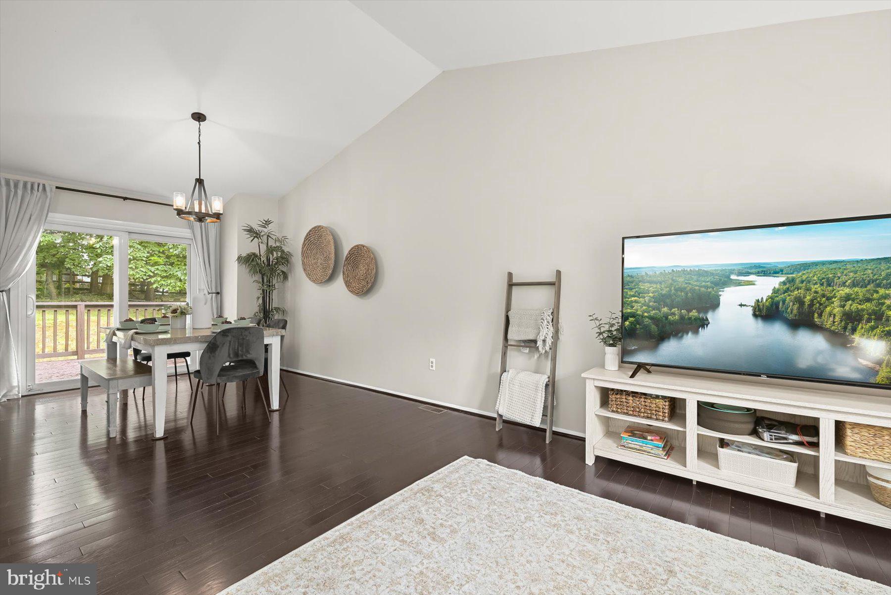 KINGS CONTRIVANCE - Residential