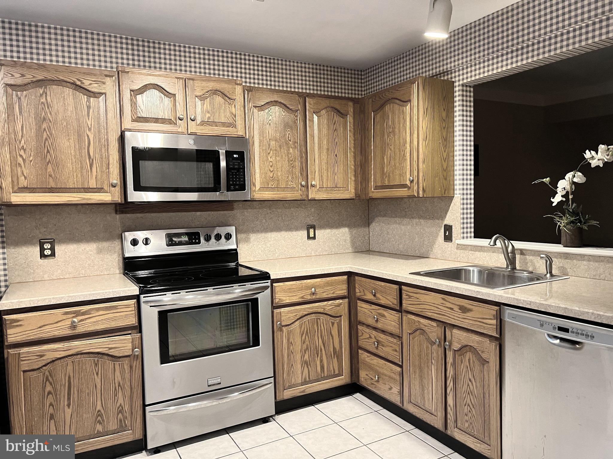 CROSSGATES - Residential