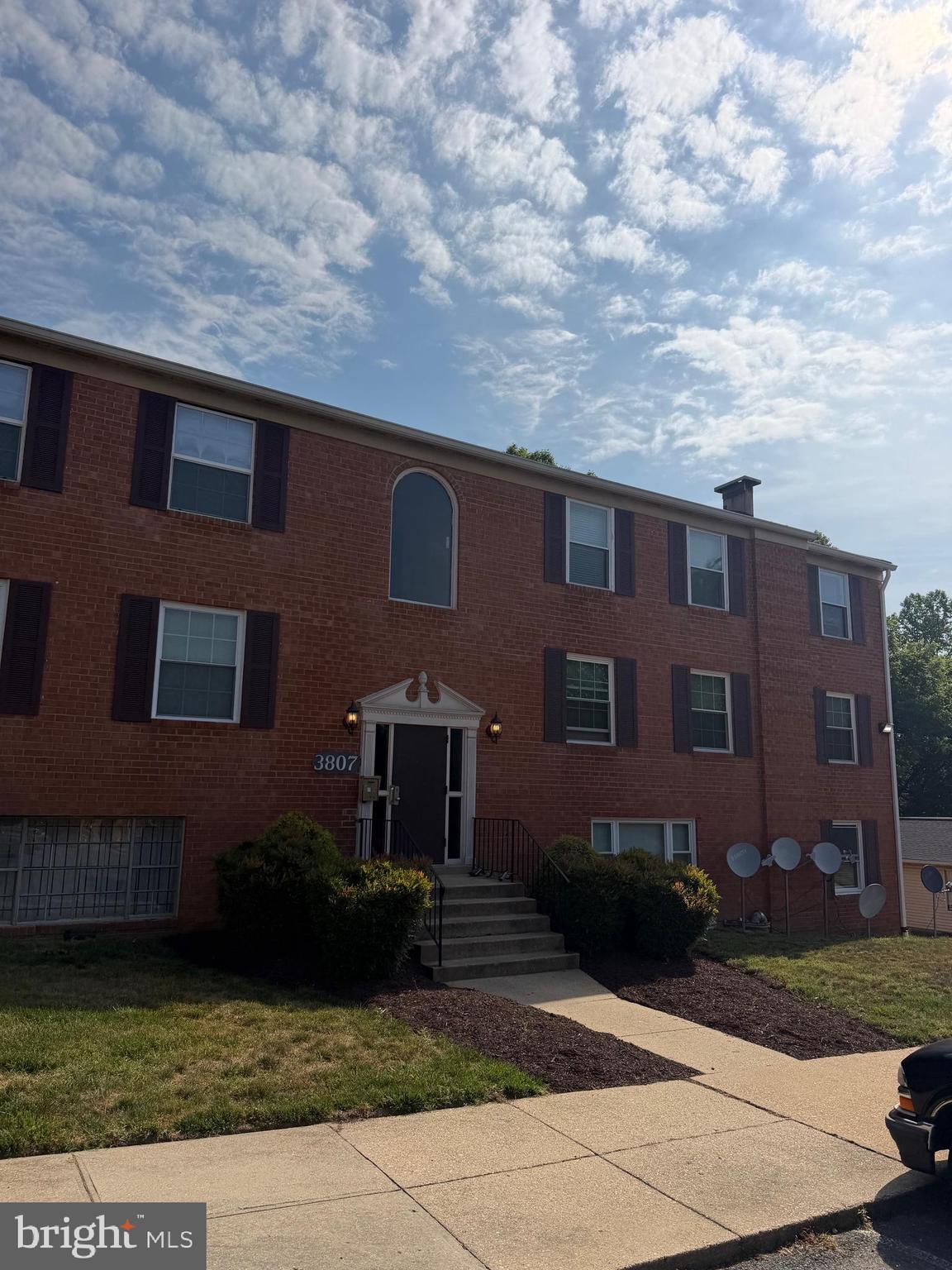 HILLCREST - Residential