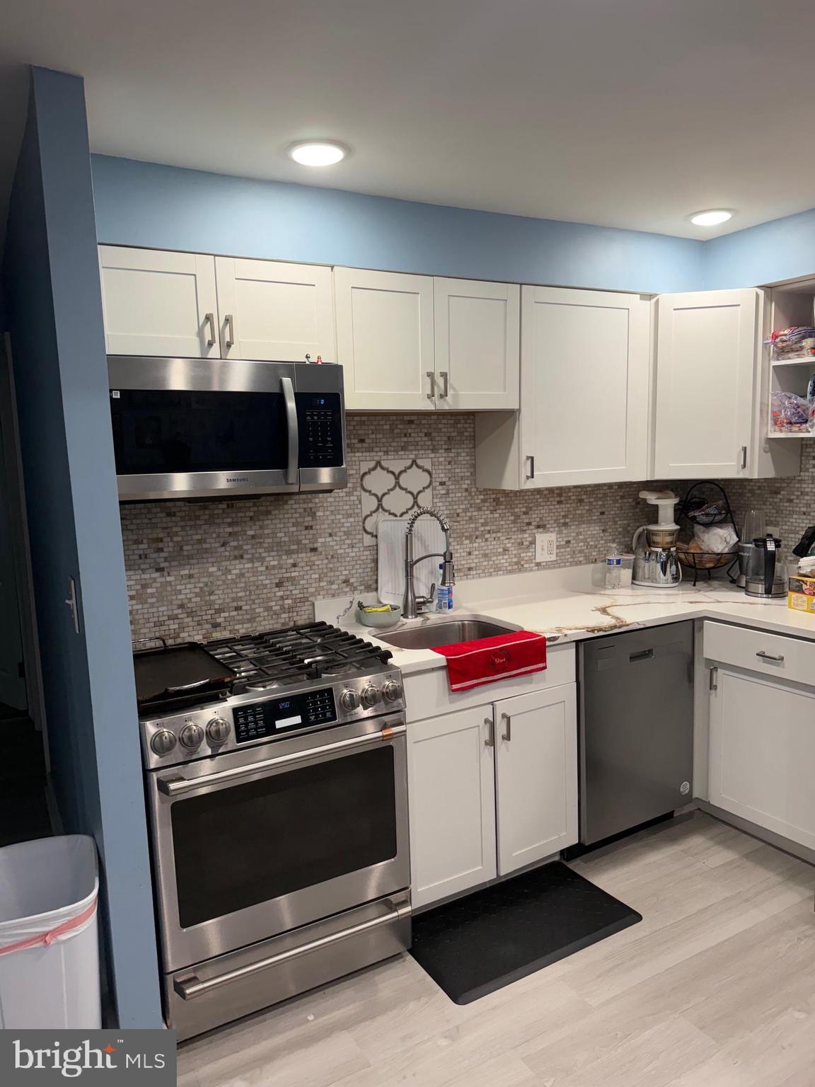 HILLCREST - Residential