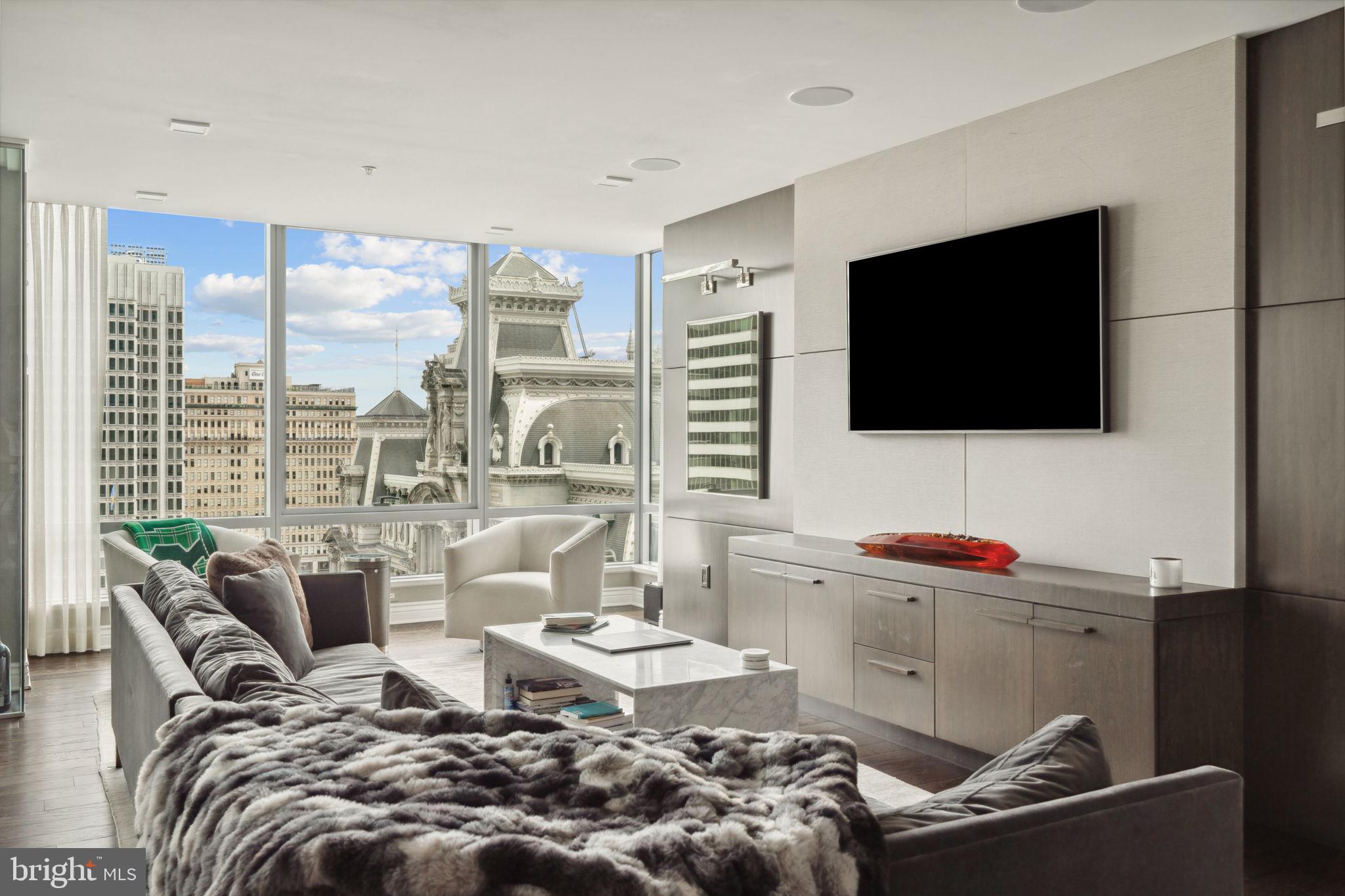 PENN SQUARE - Residential