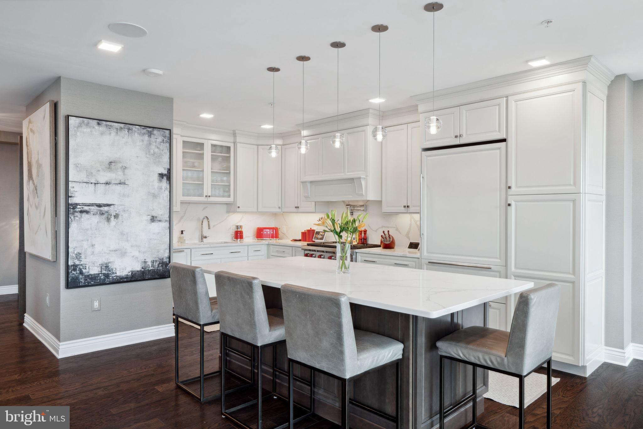 PENN SQUARE - Residential
