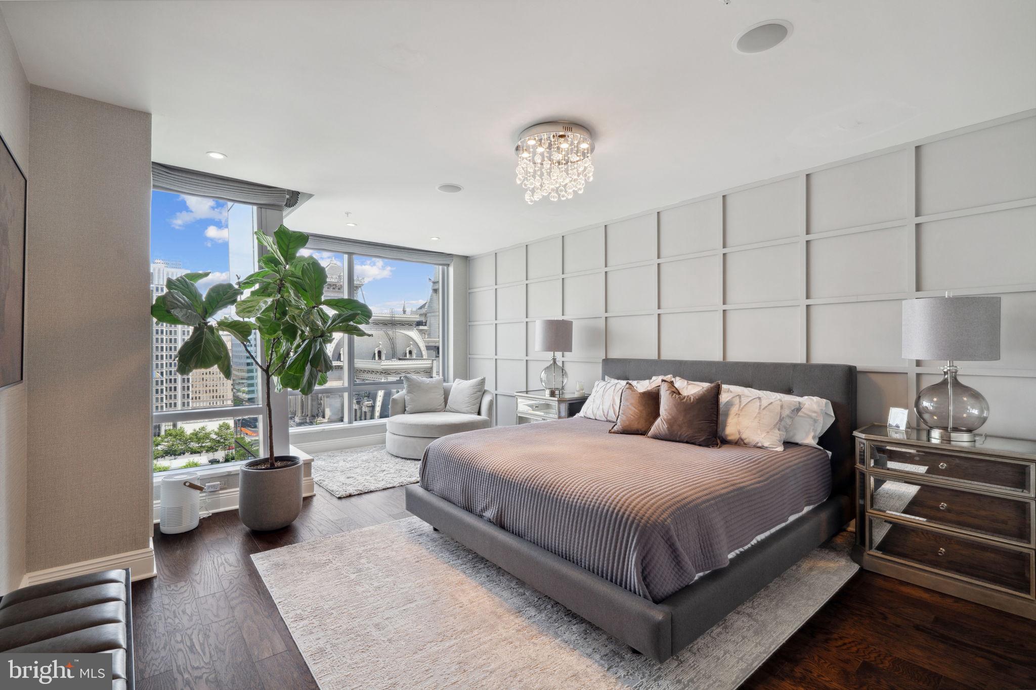 PENN SQUARE - Residential