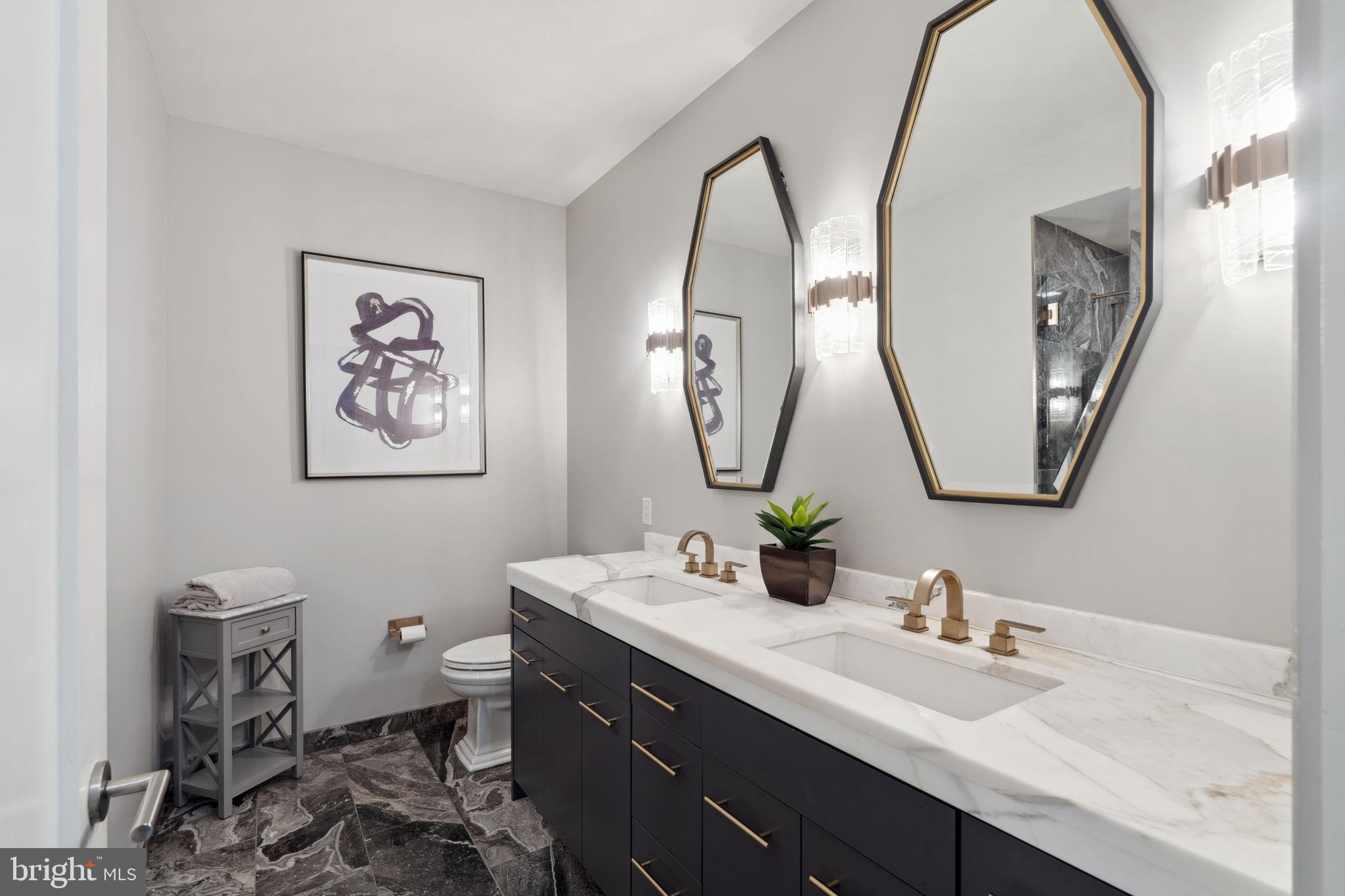 PENN SQUARE - Residential