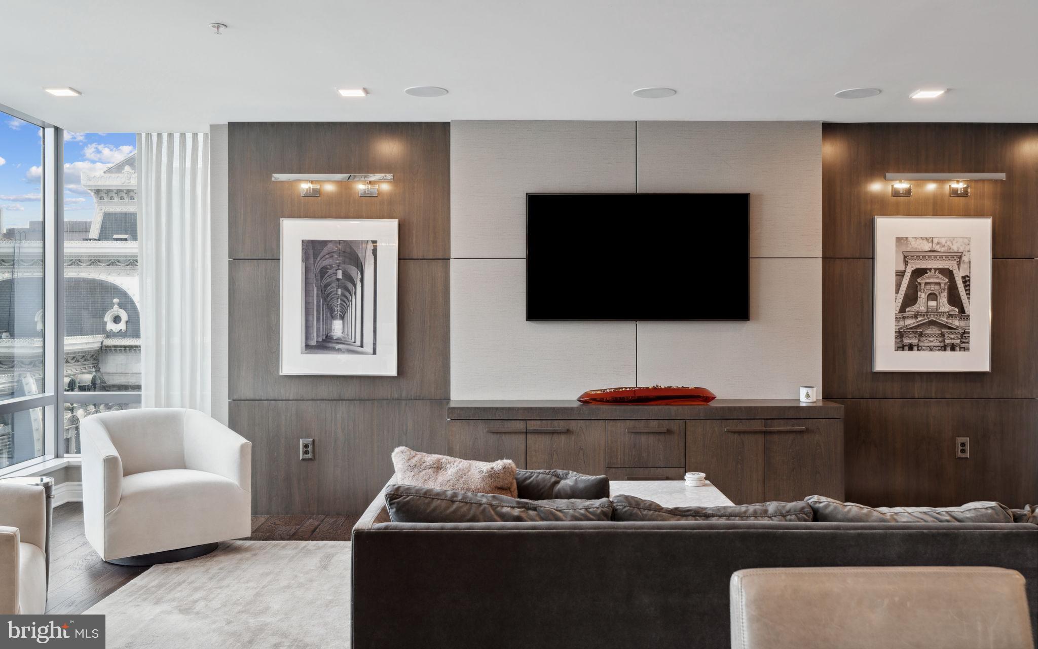 PENN SQUARE - Residential
