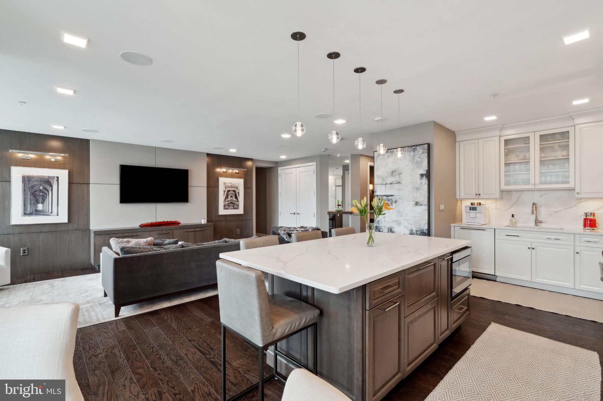PENN SQUARE - Residential