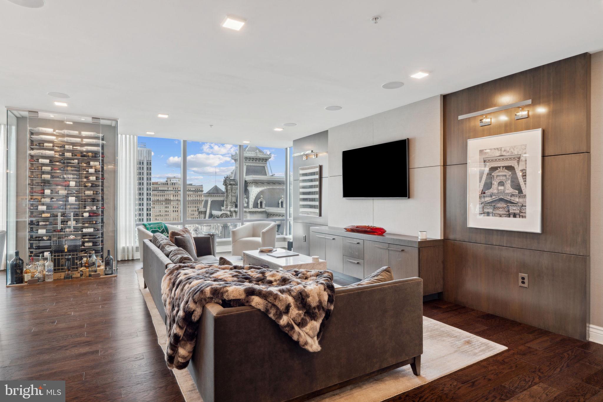 PENN SQUARE - Residential