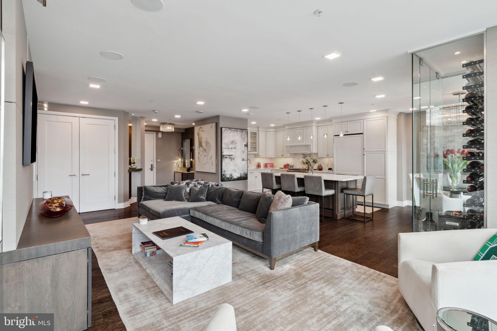 PENN SQUARE - Residential