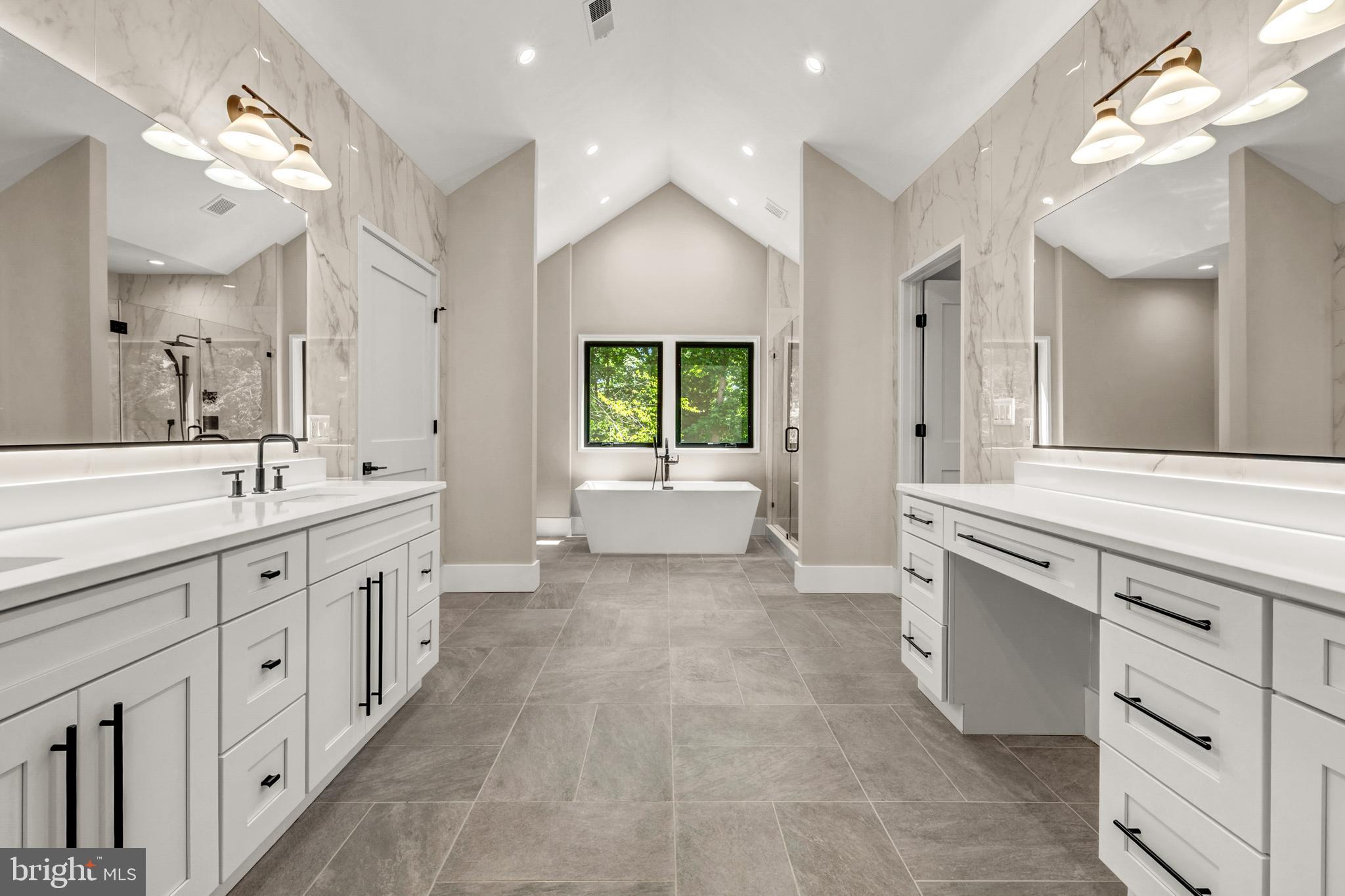 BELLEVUE FOREST - Residential