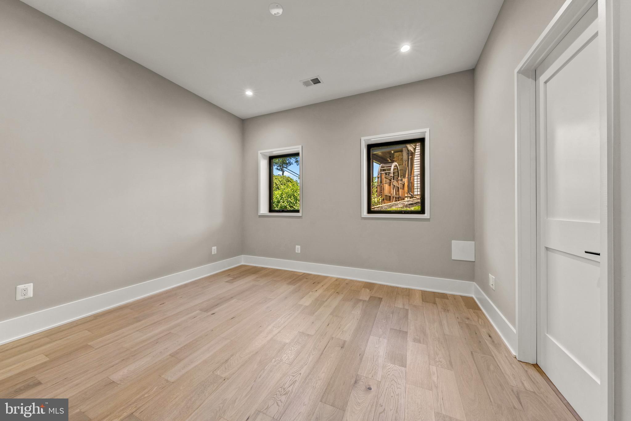 BELLEVUE FOREST - Residential