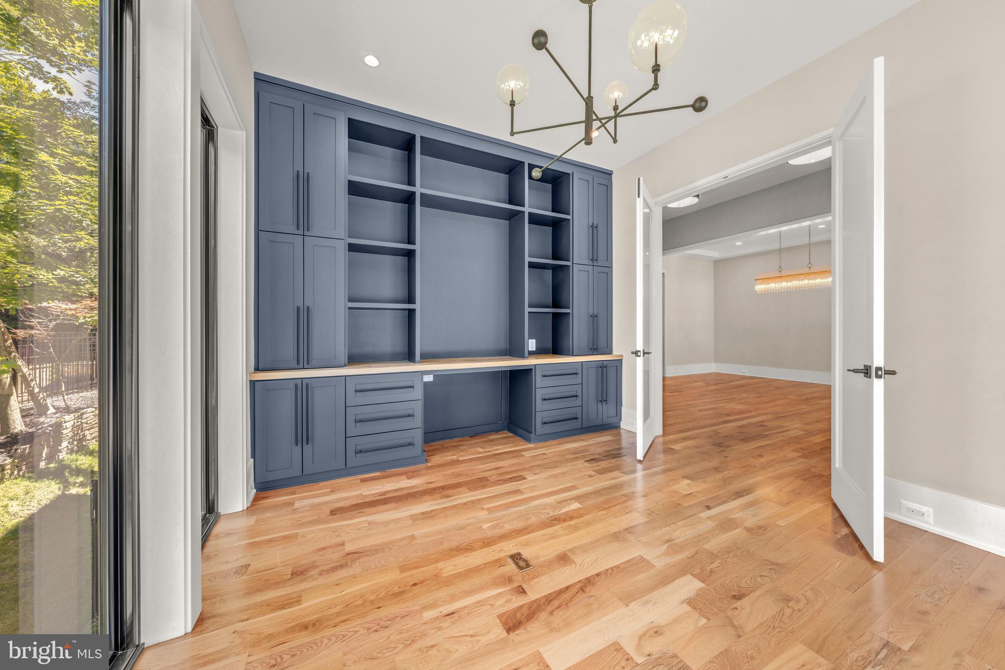 BELLEVUE FOREST - Residential