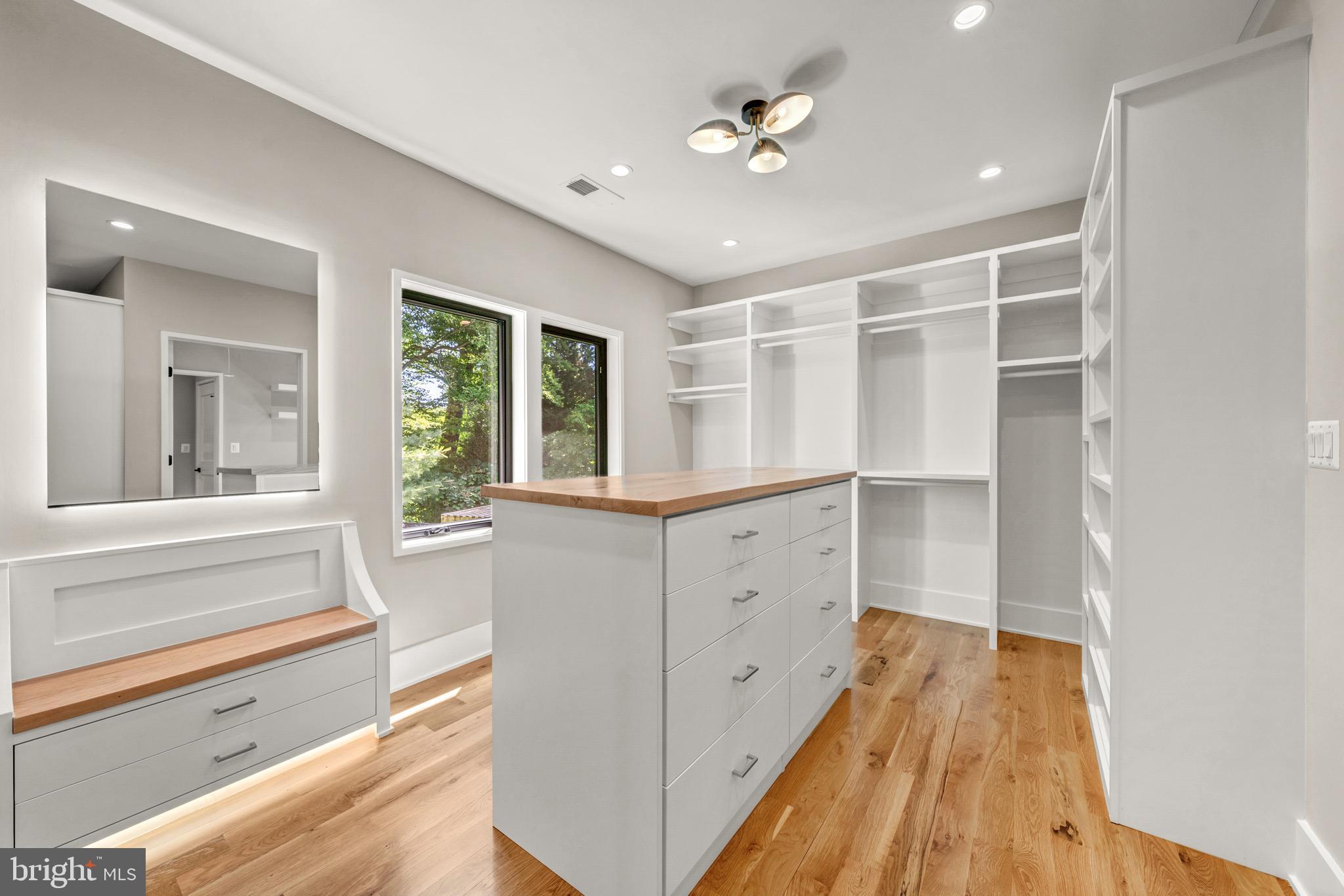 BELLEVUE FOREST - Residential