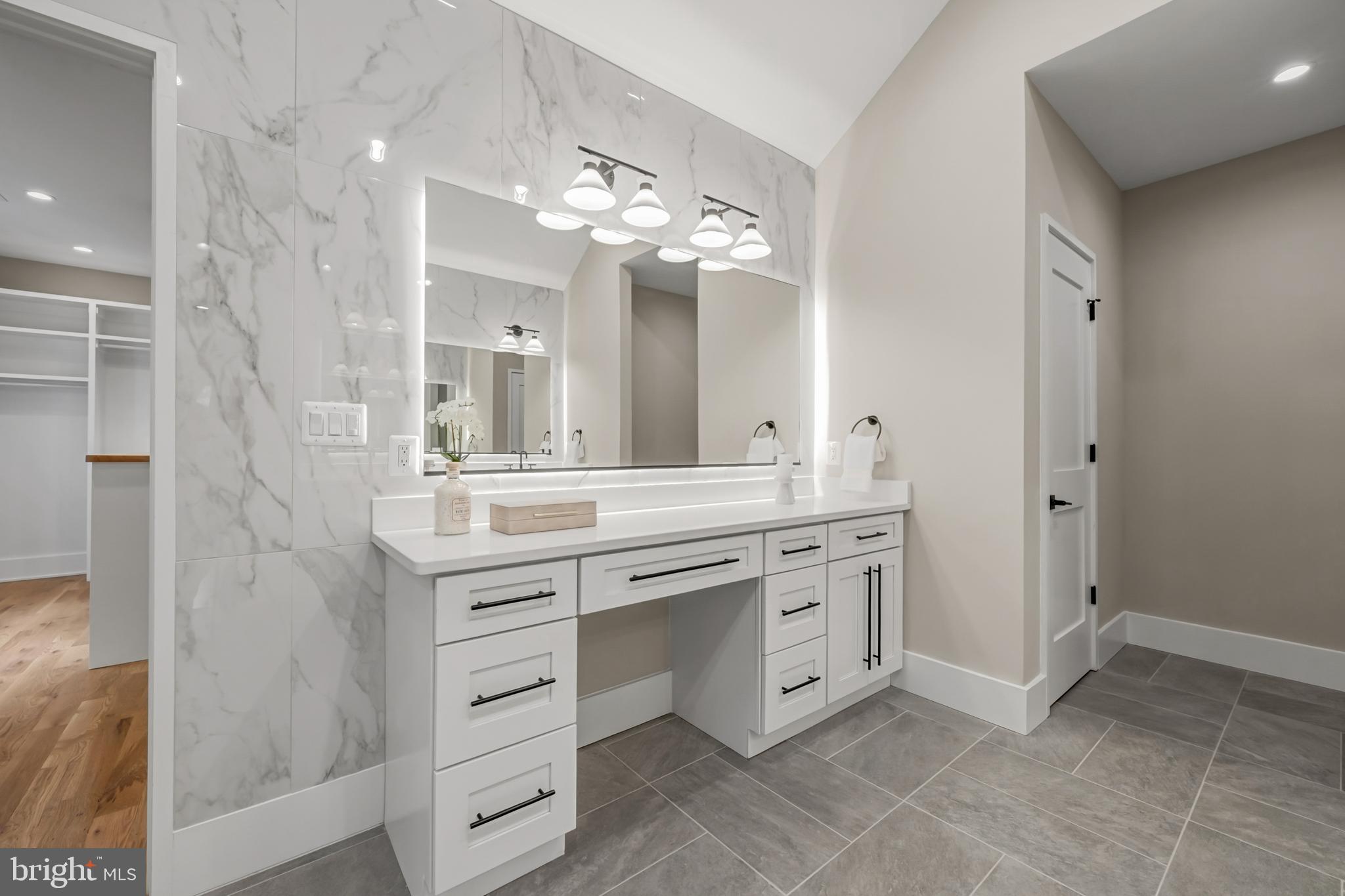 BELLEVUE FOREST - Residential