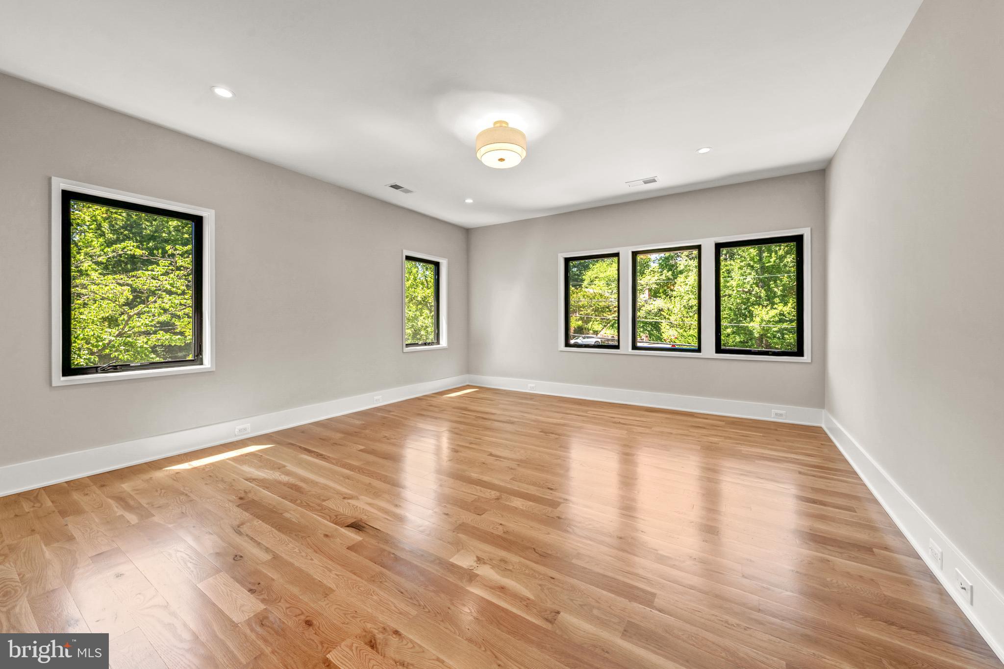 BELLEVUE FOREST - Residential