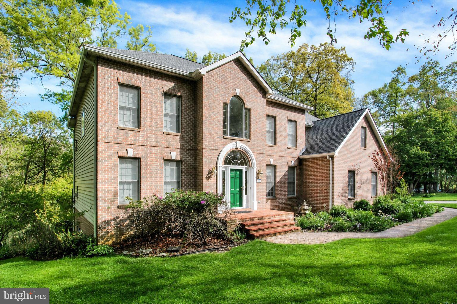RIVER DOWNS - Residential