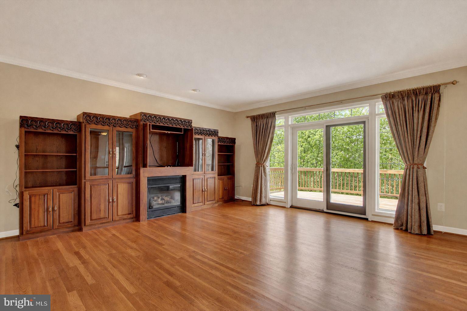 RIVER DOWNS - Residential