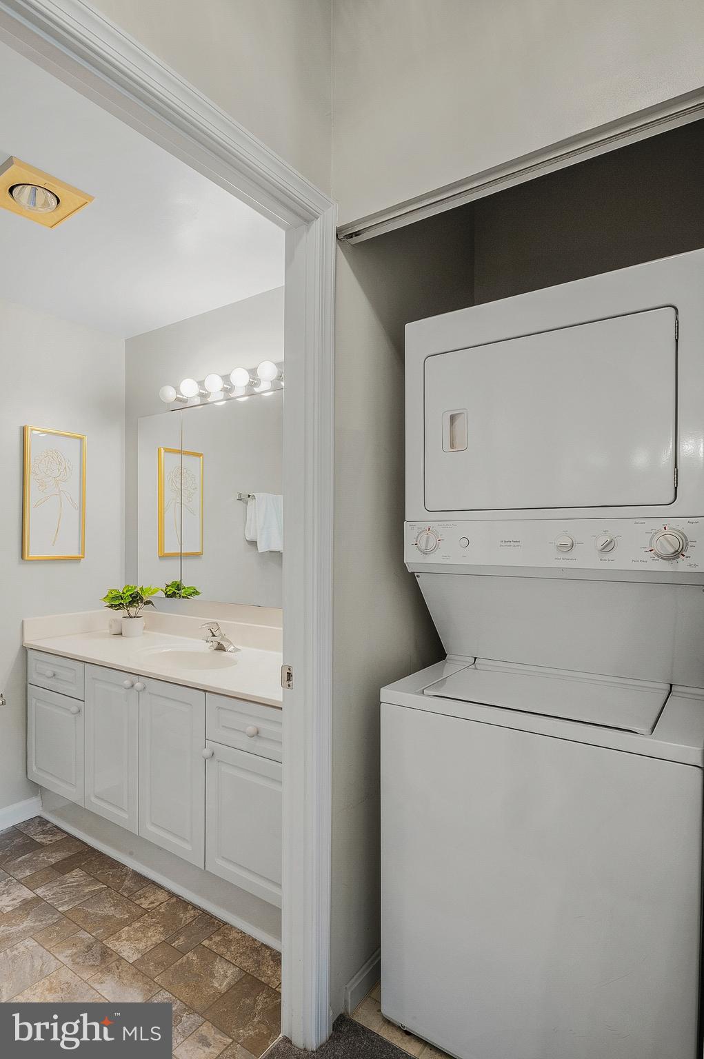 LEISURE WORLD - Residential