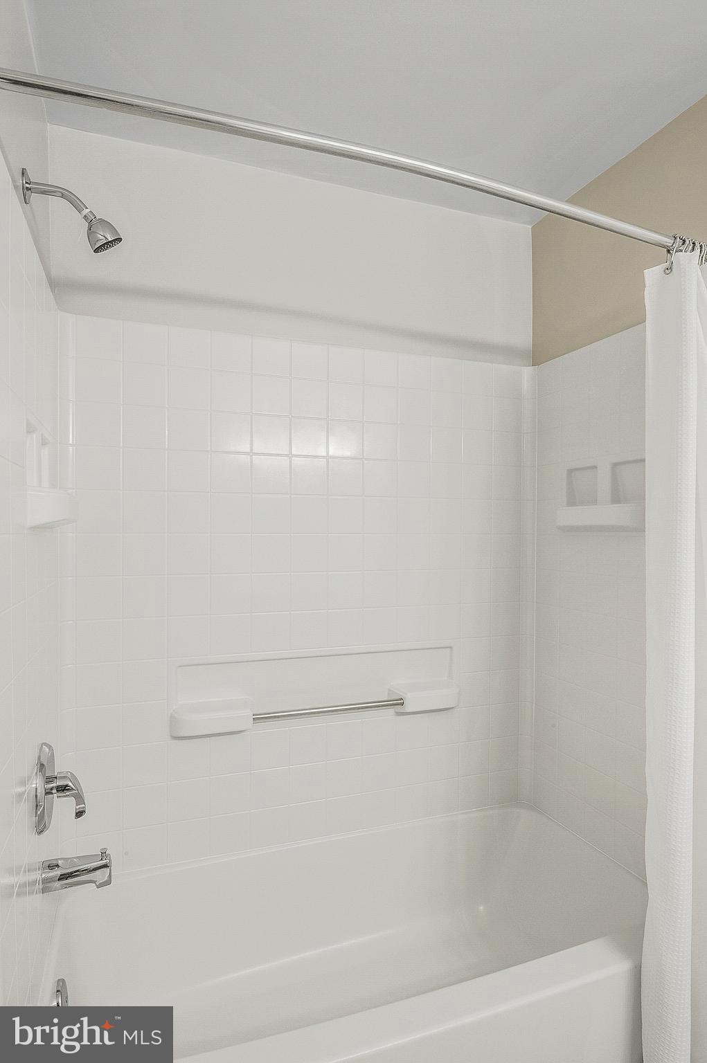 LEISURE WORLD - Residential