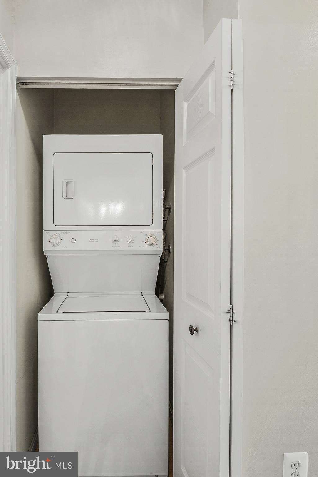 LEISURE WORLD - Residential