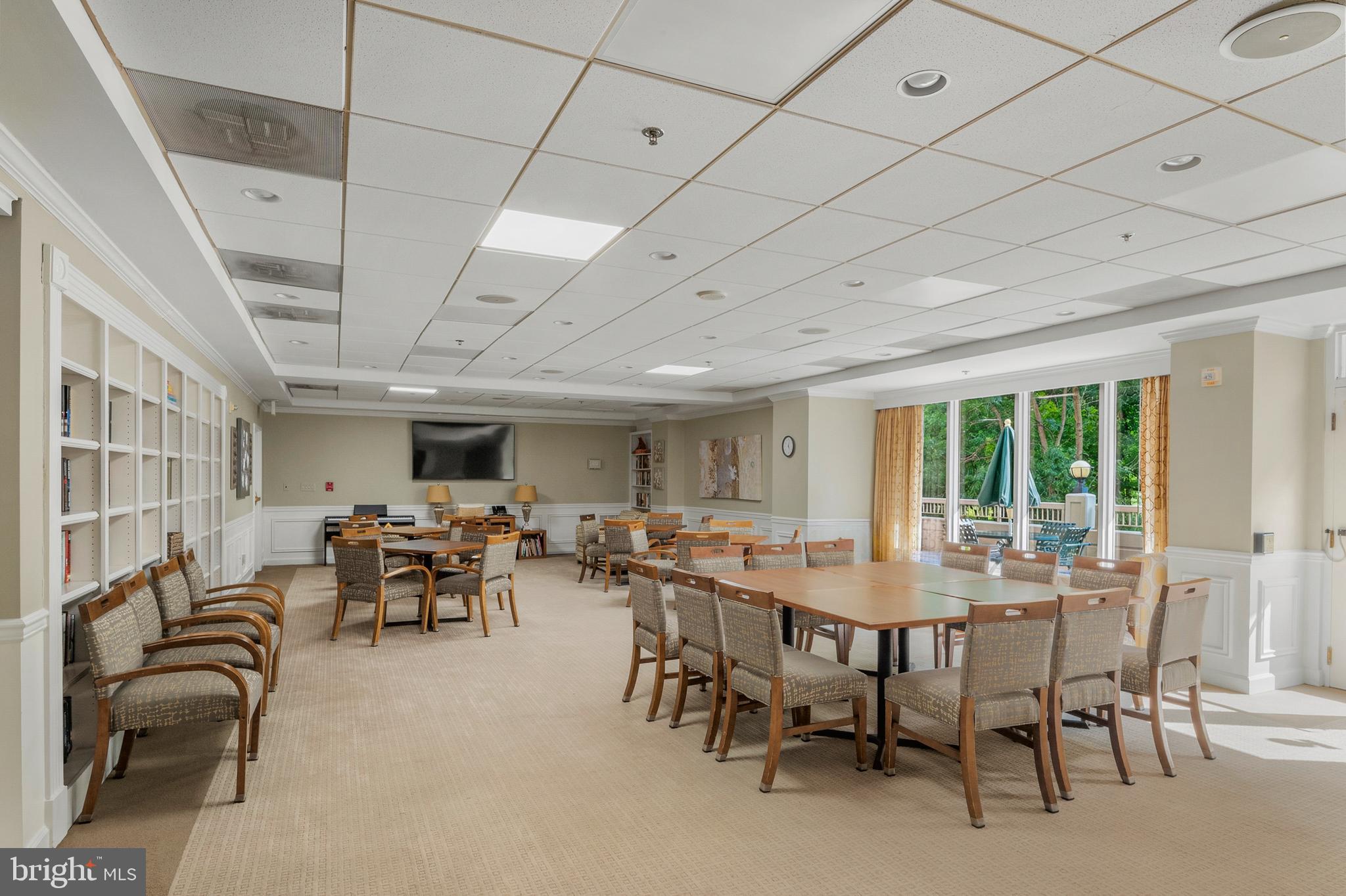 LEISURE WORLD - Residential