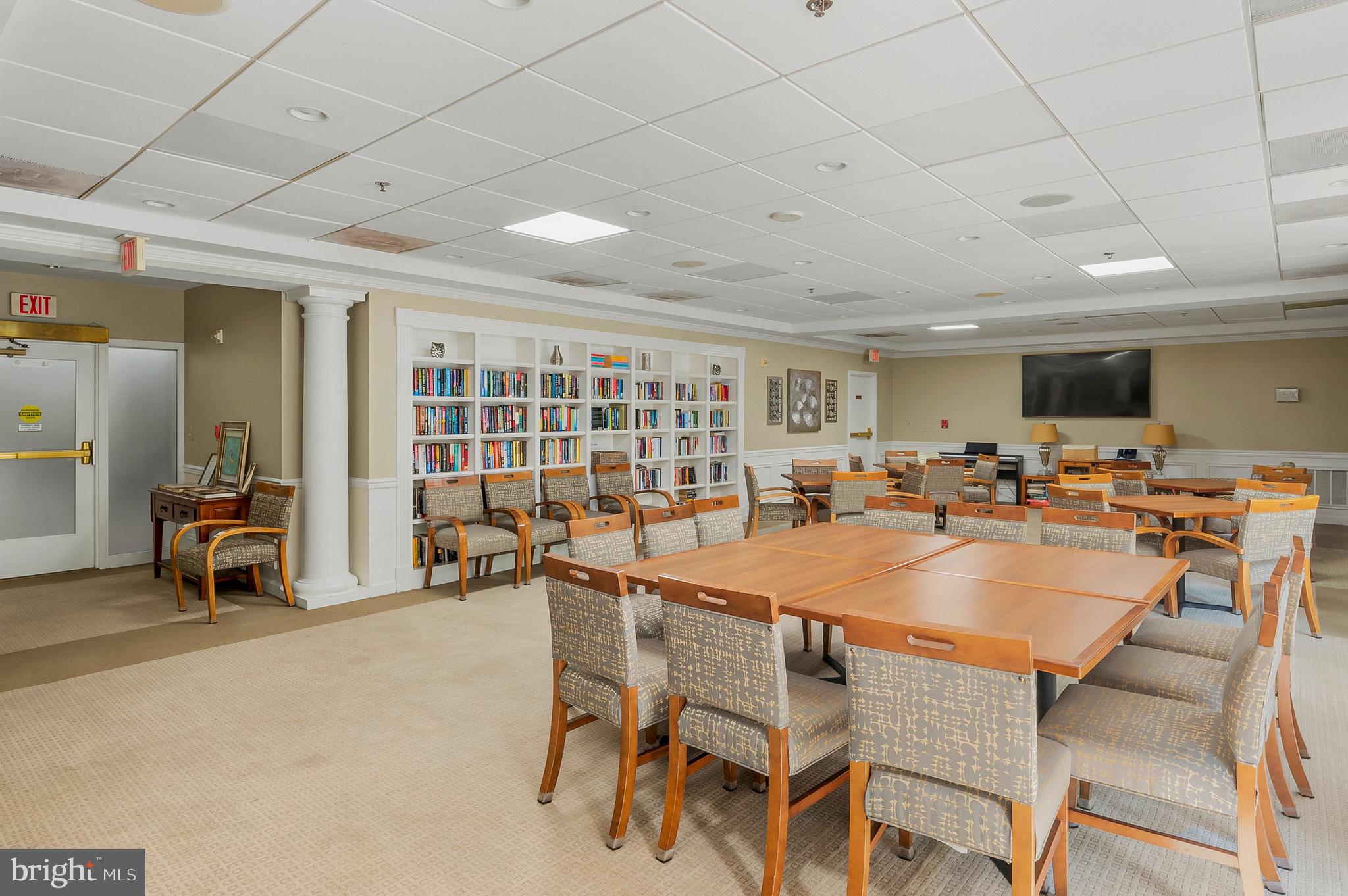 LEISURE WORLD - Residential