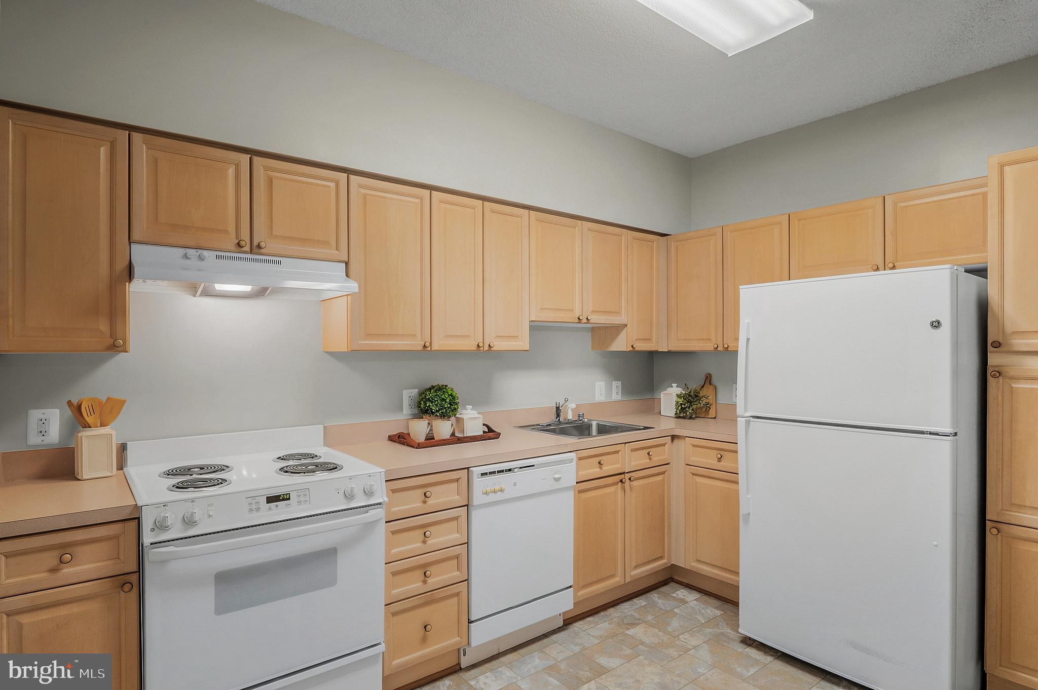 LEISURE WORLD - Residential