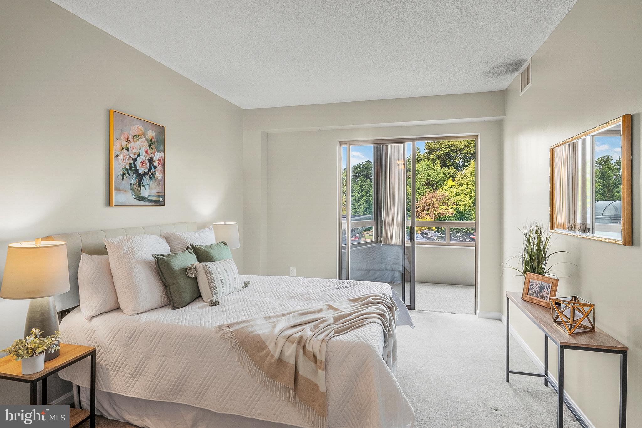 LEISURE WORLD - Residential