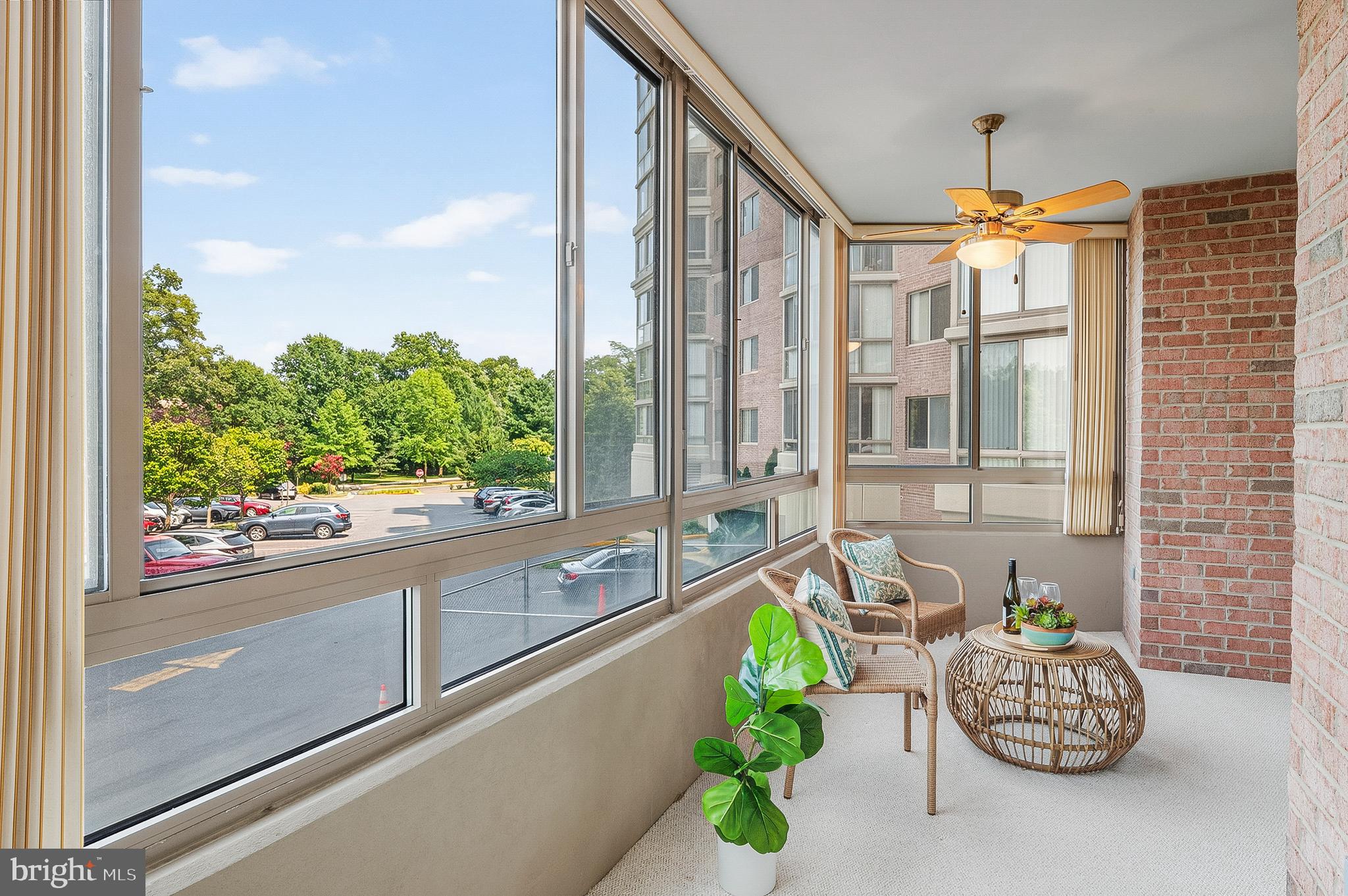 LEISURE WORLD - Residential