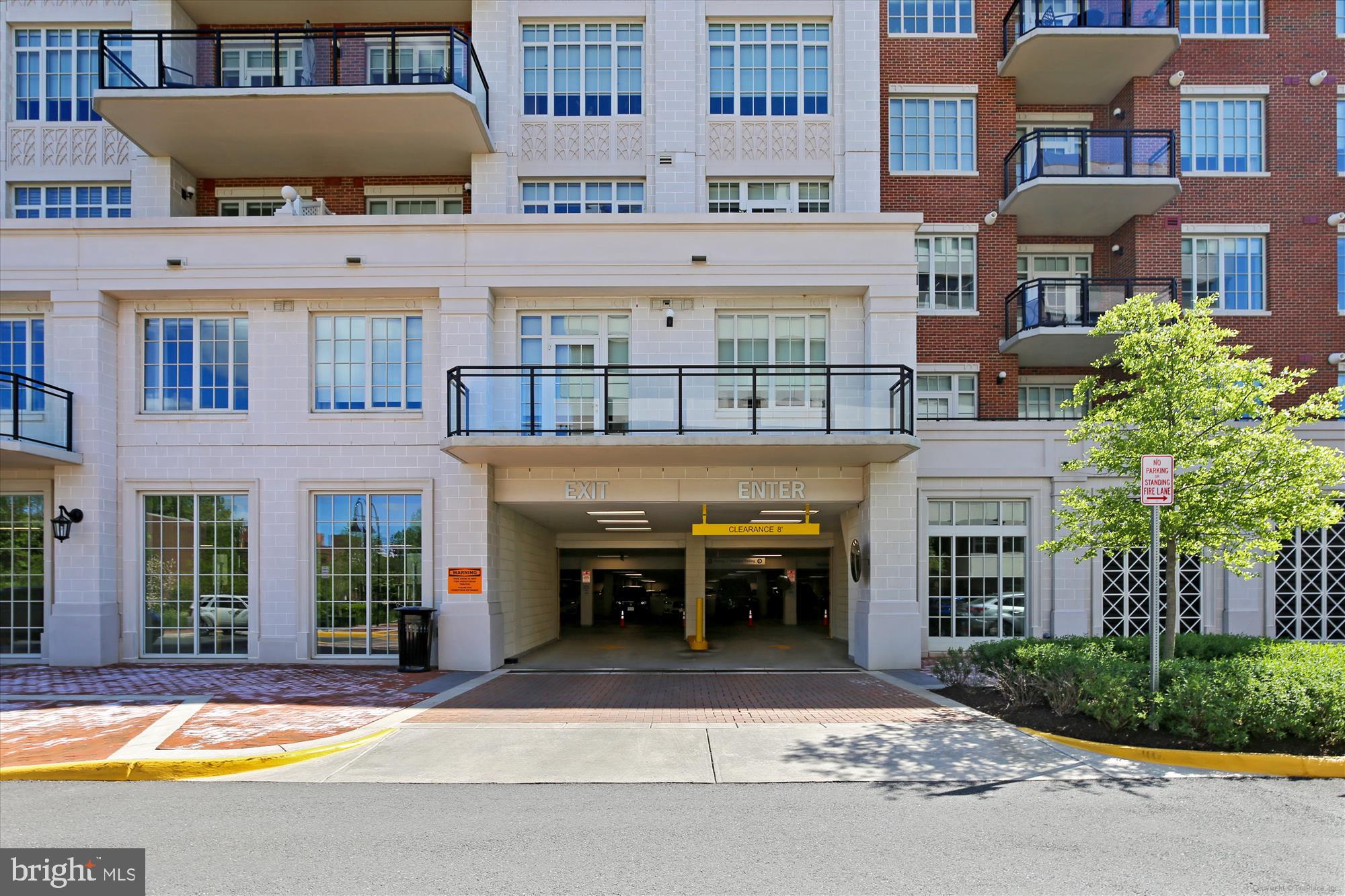 THE SIGNET - Residential