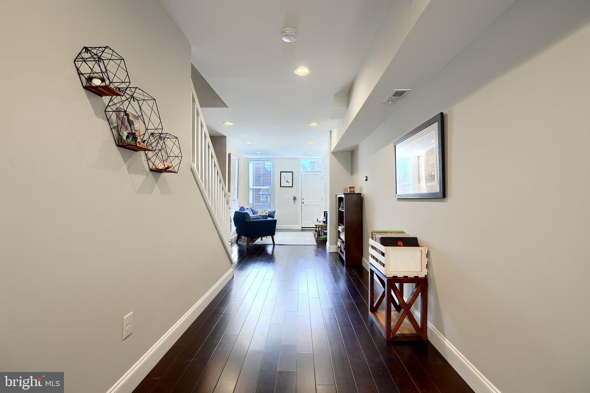 LOCUST POINT - Residential