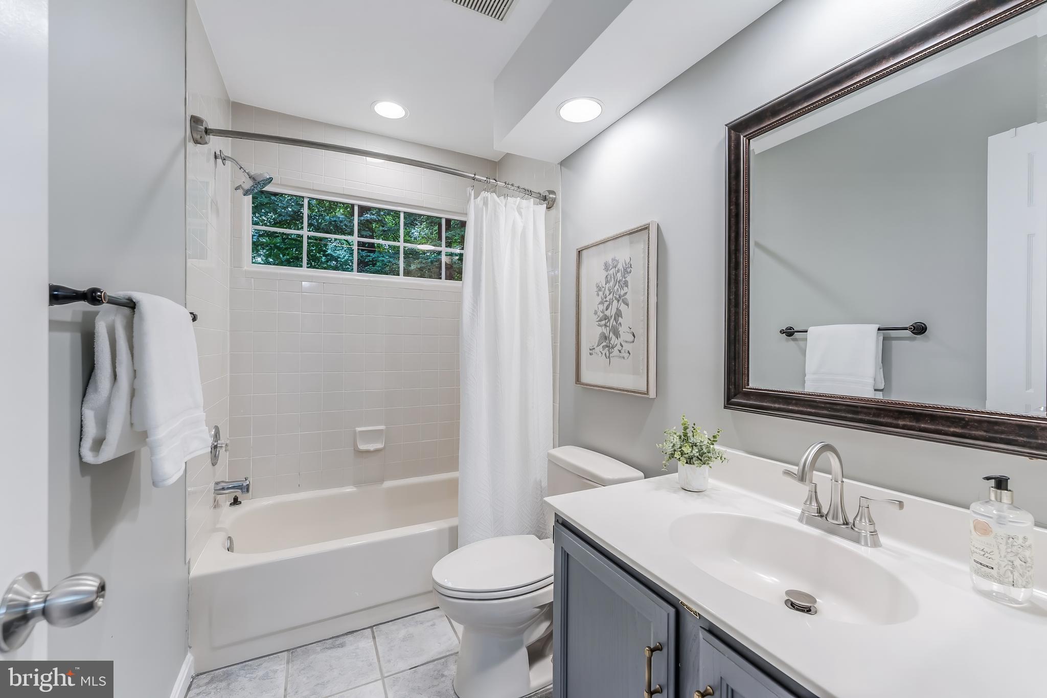 RESTON - Residential