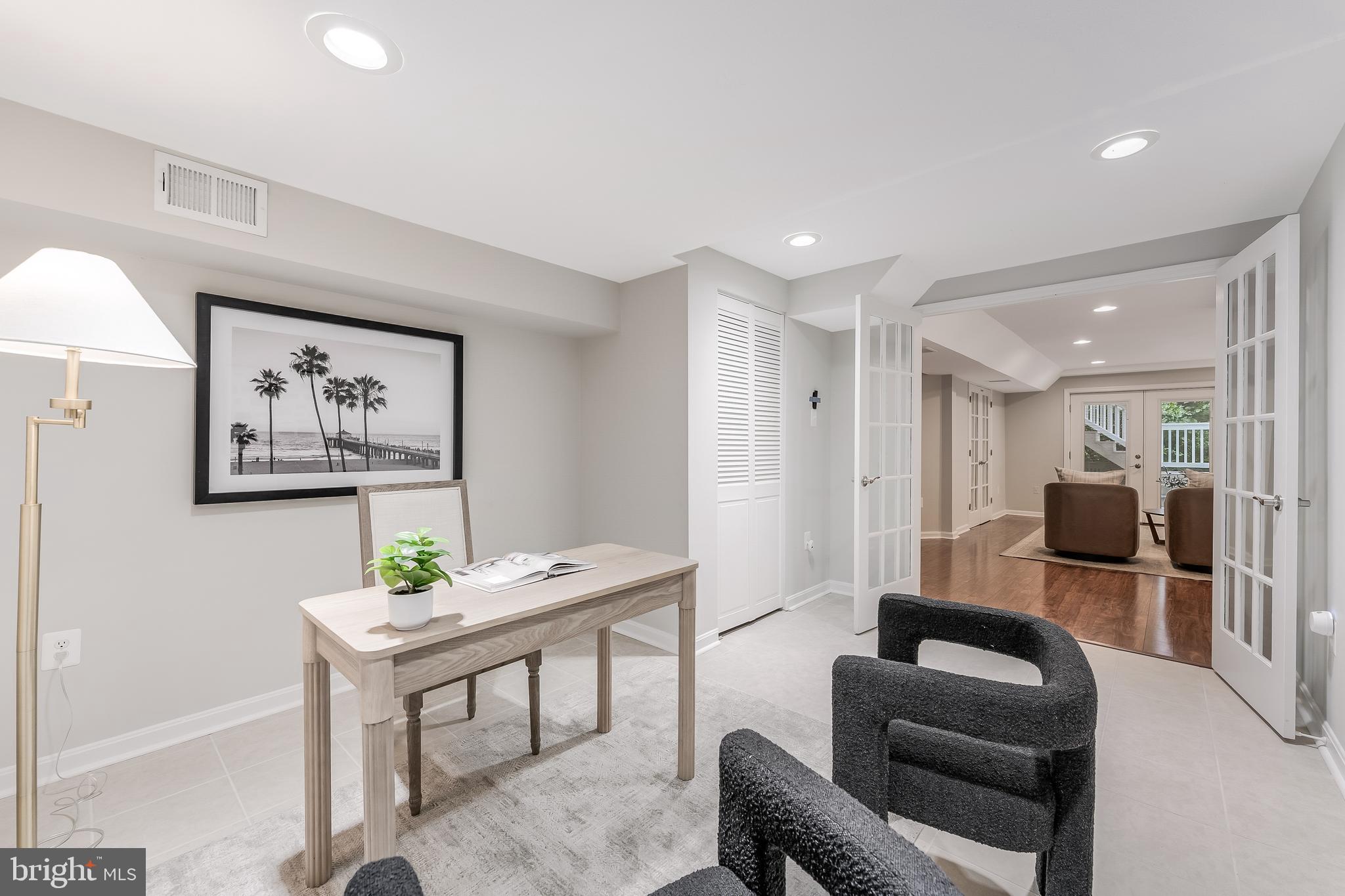 RESTON - Residential