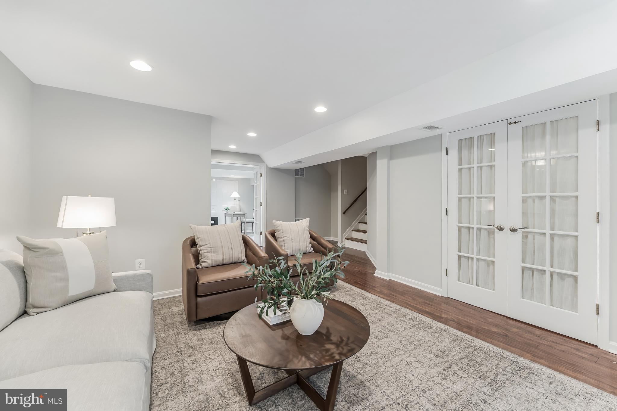 RESTON - Residential
