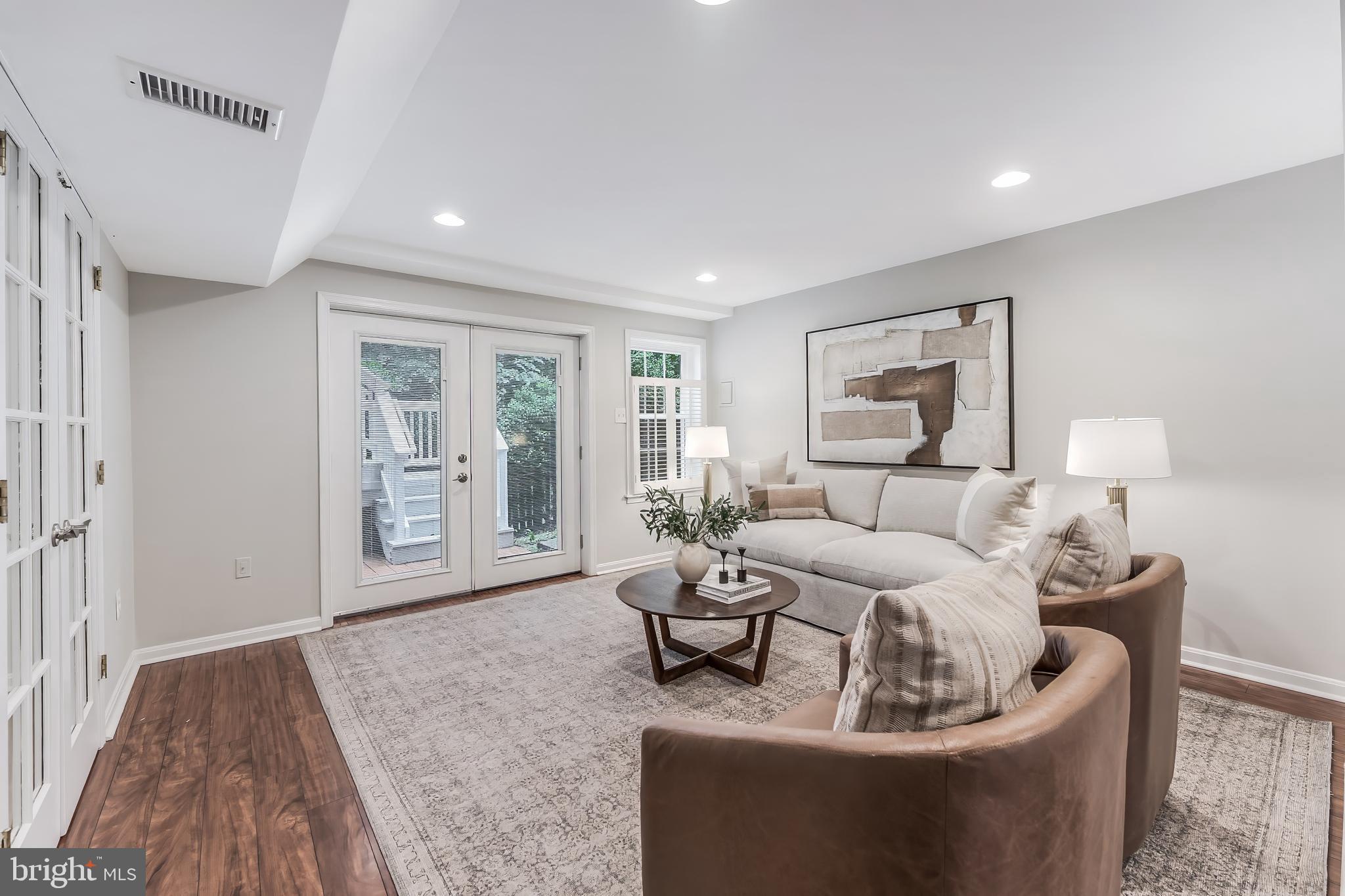 RESTON - Residential